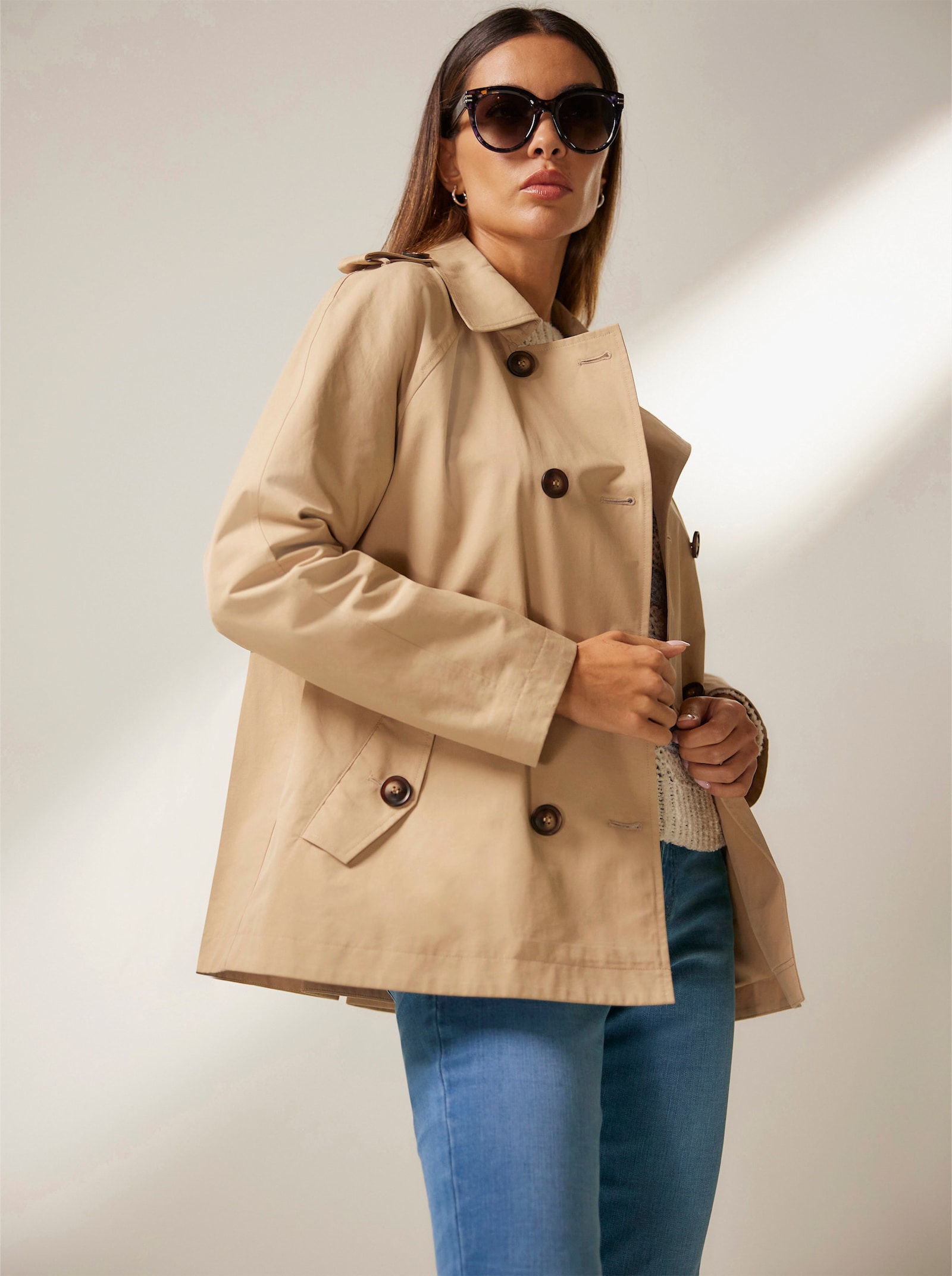 heine Trenchcoat mit Schulter- und Rückenriegel - camel