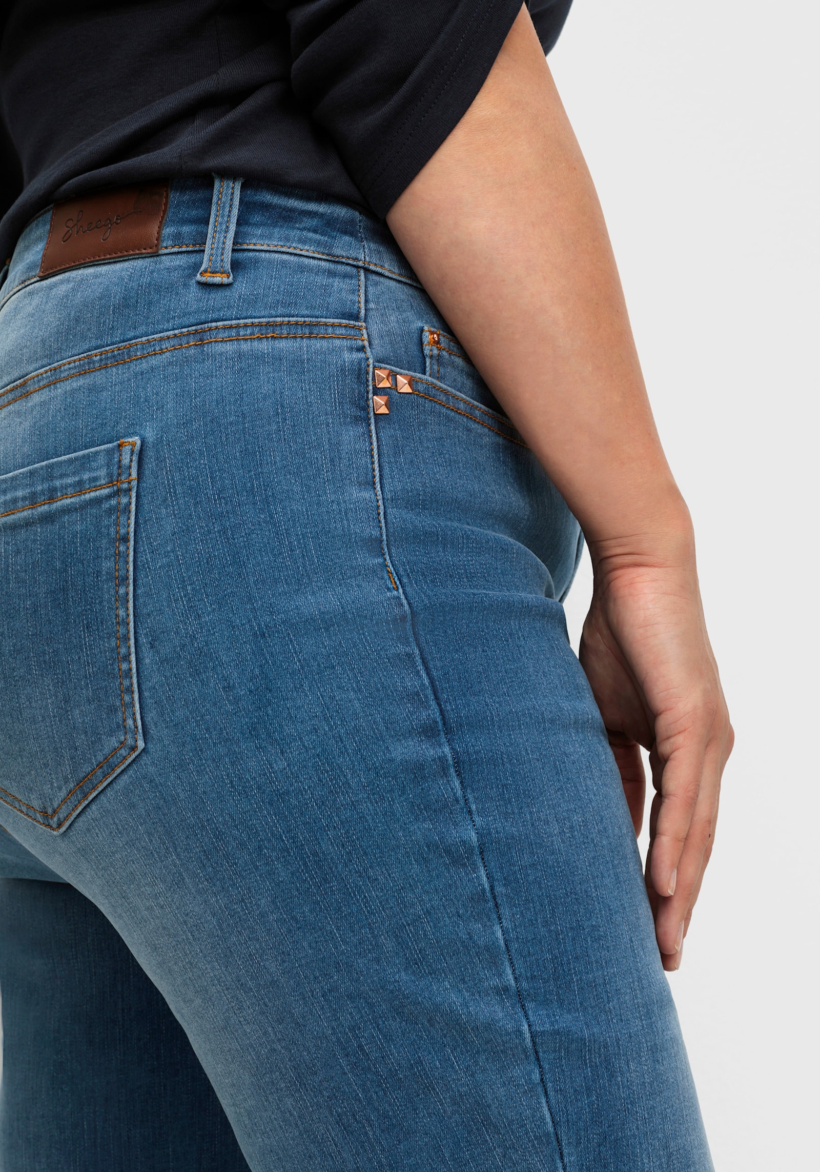 sheego Jean avec effet sculptant, bootcut - bleu denim