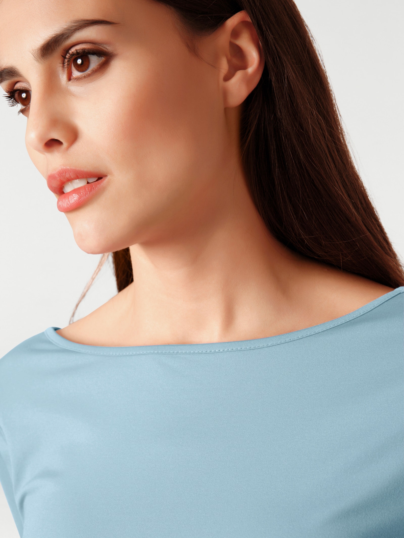 heine Kurzarmshirt mit V-Ausschnitt hinten - bleu