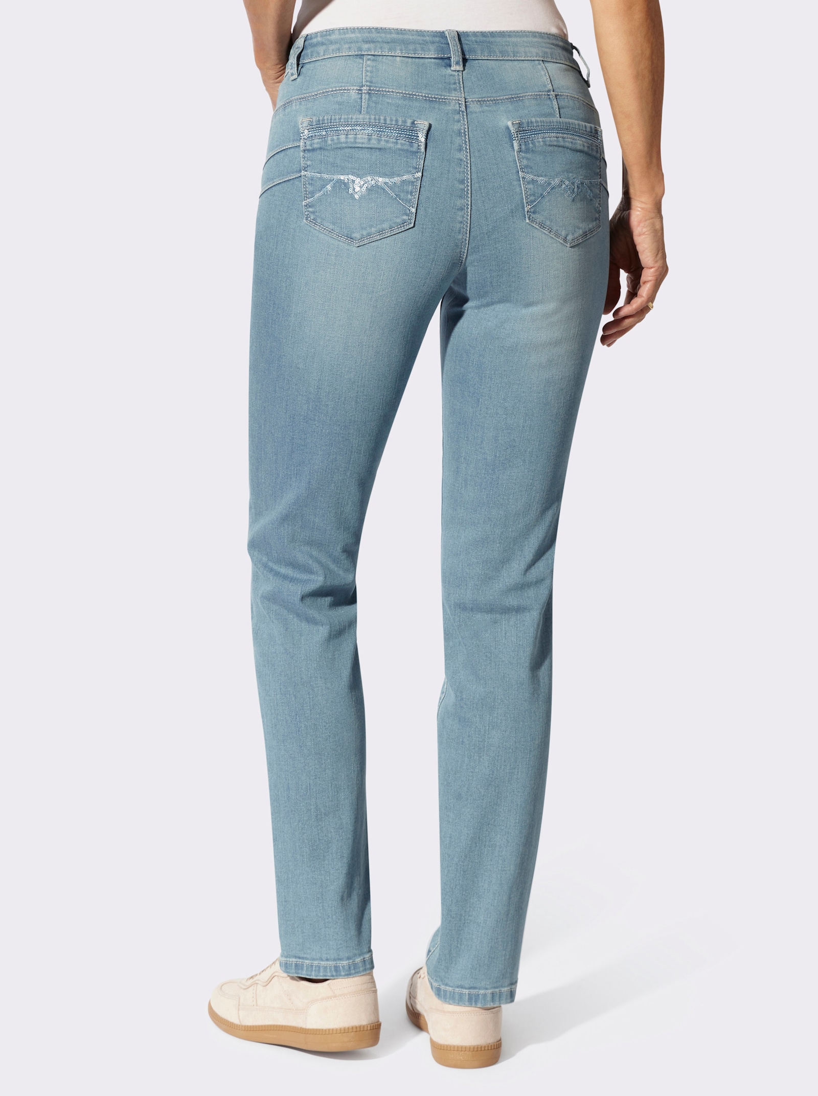 Jeans mit Push-up-Nähten - blue-bleached