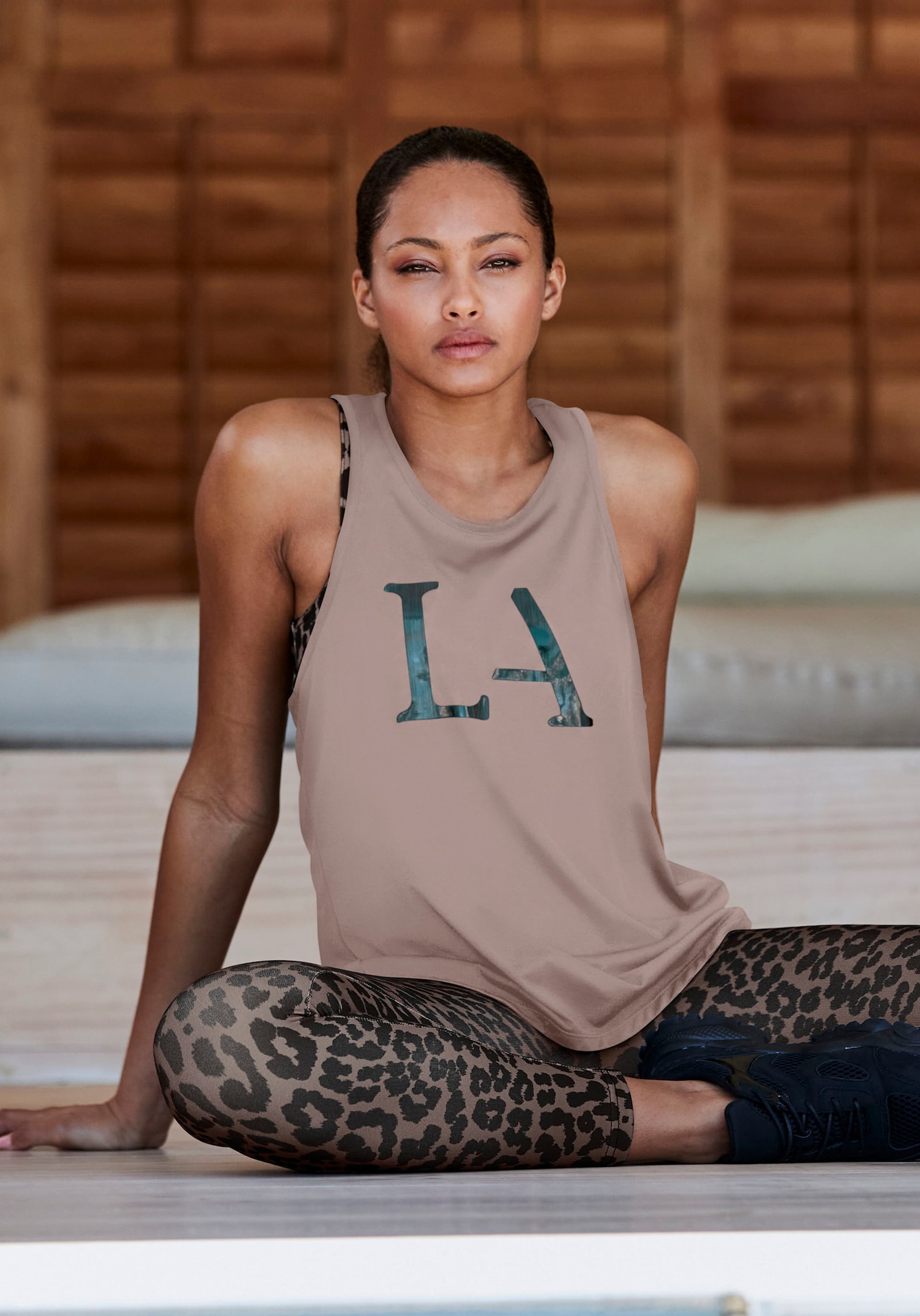 LASCANA ACTIVE Funktionsshirt - nougat