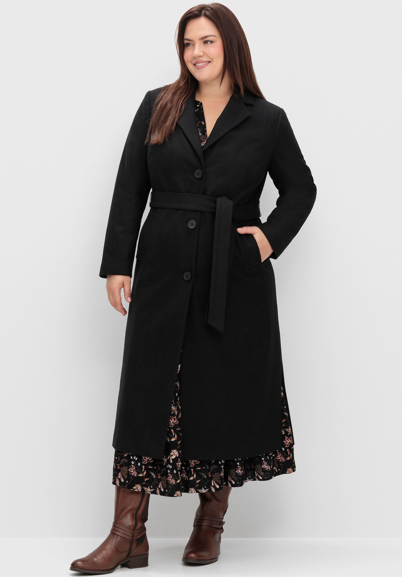 sheego Wintermantel in angerauter Qualität mit Woll-Anteil - schwarz