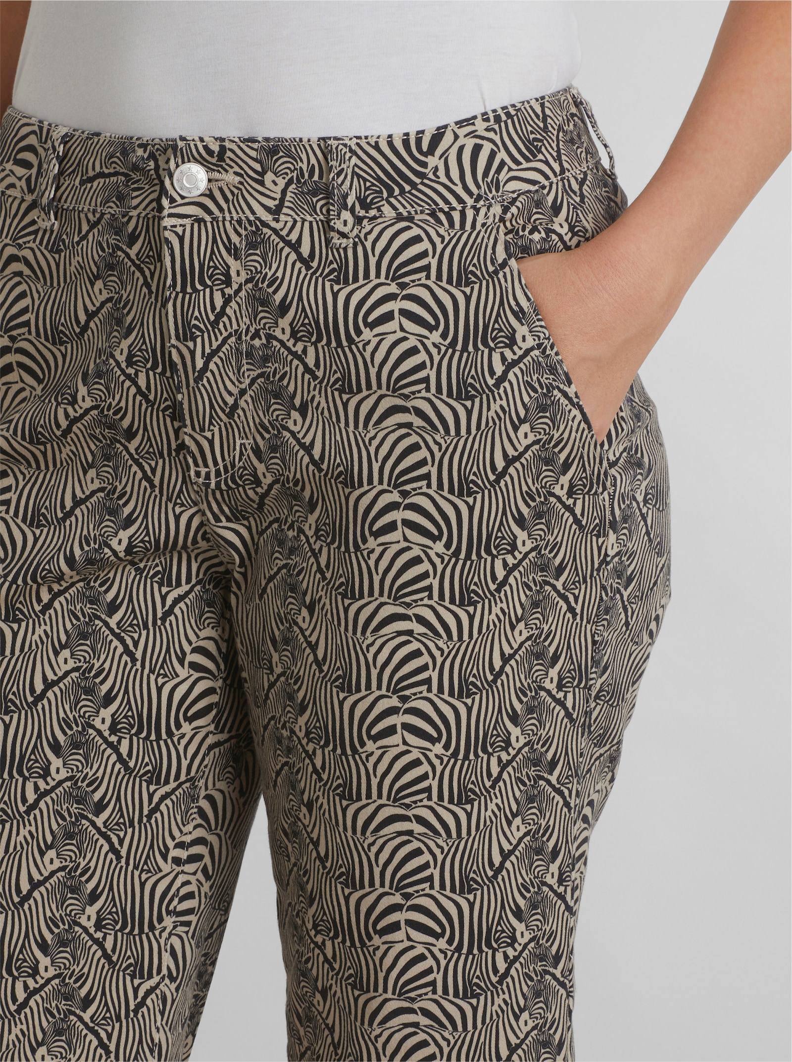 heine Shorts mit Zebra-Print - sand-schwarz-bedruckt