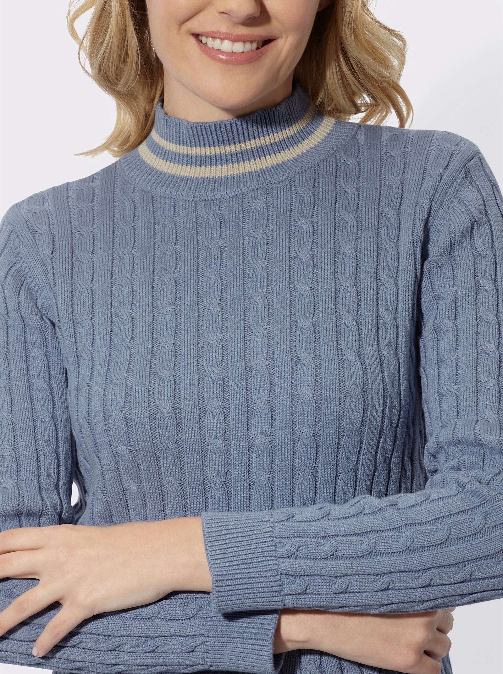 Stehkragenpullover mit Zopfmuster - taubenblau-sand
