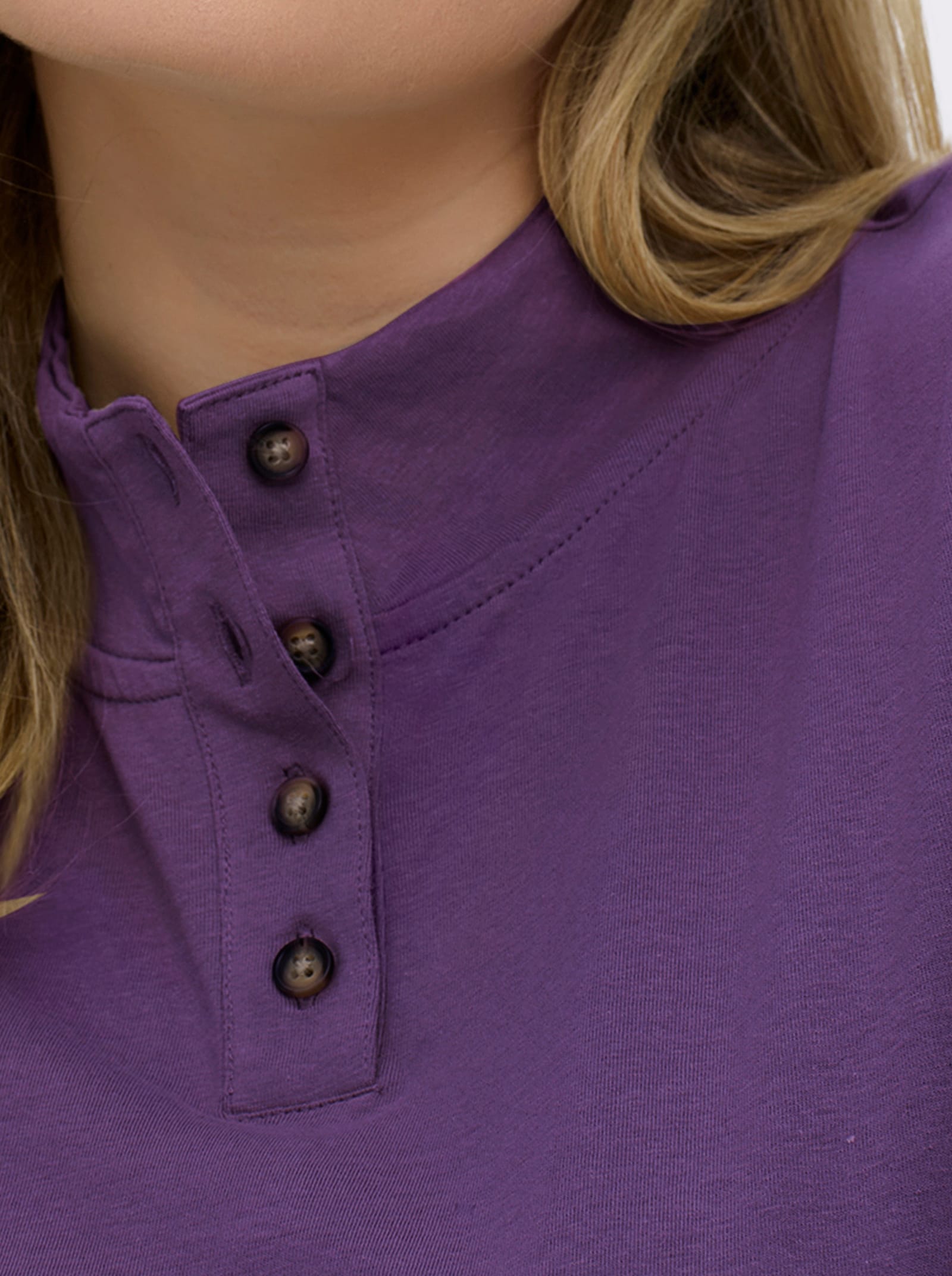 Stehkragenshirt mit Schmuckknöpfen - pflaume