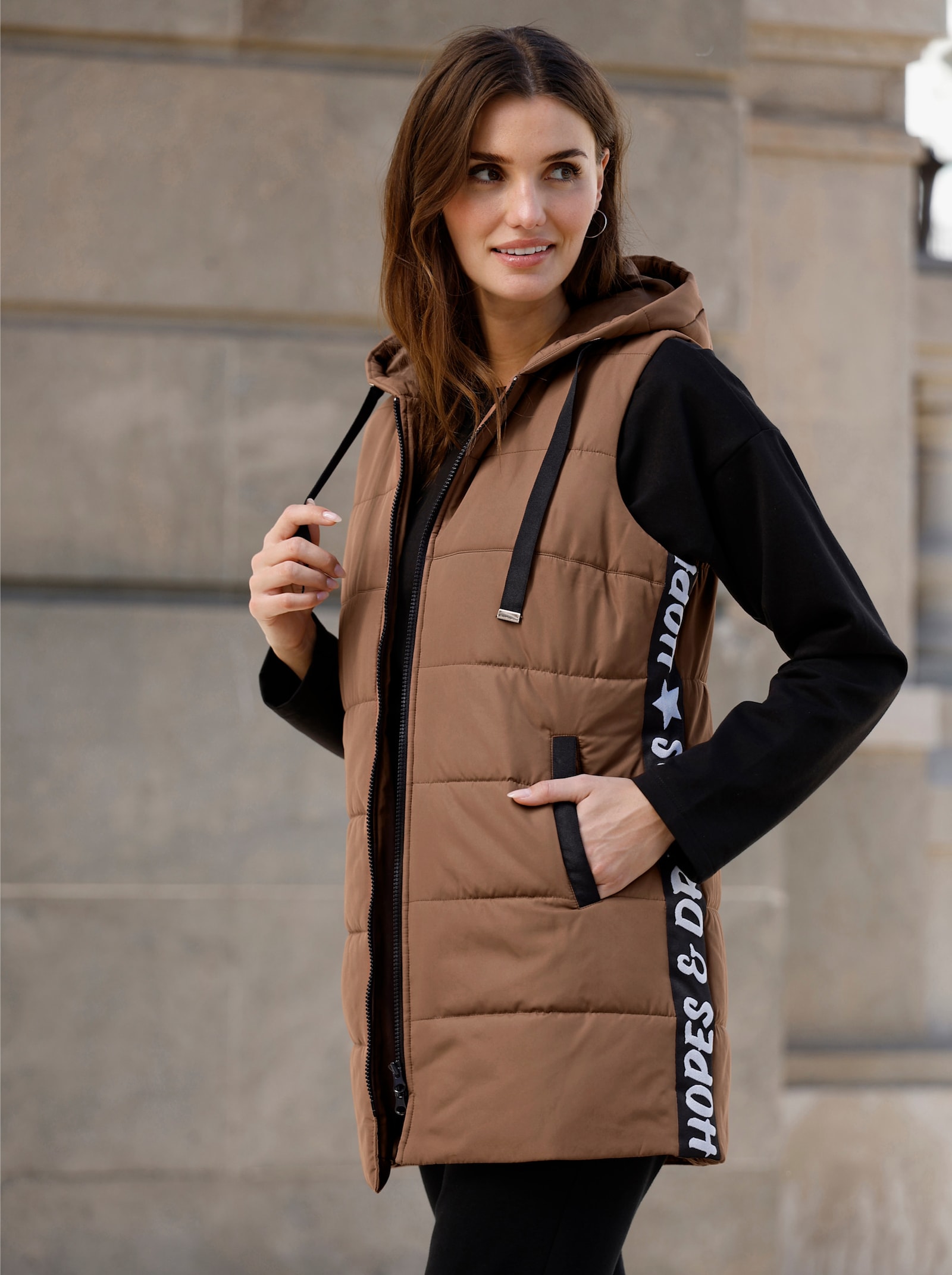 Steppweste mit Kontrast-Details - braun