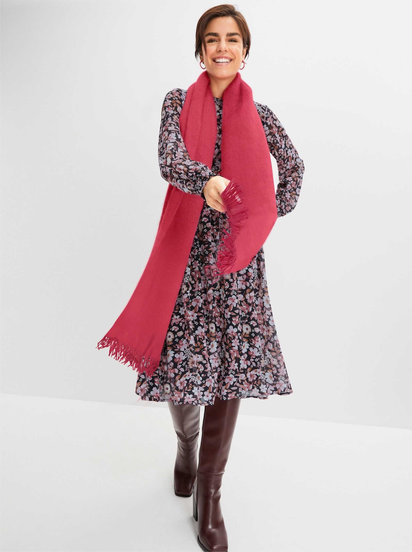 Webkleid mit Smok-Partien - schwarz-hortensie-bedruckt