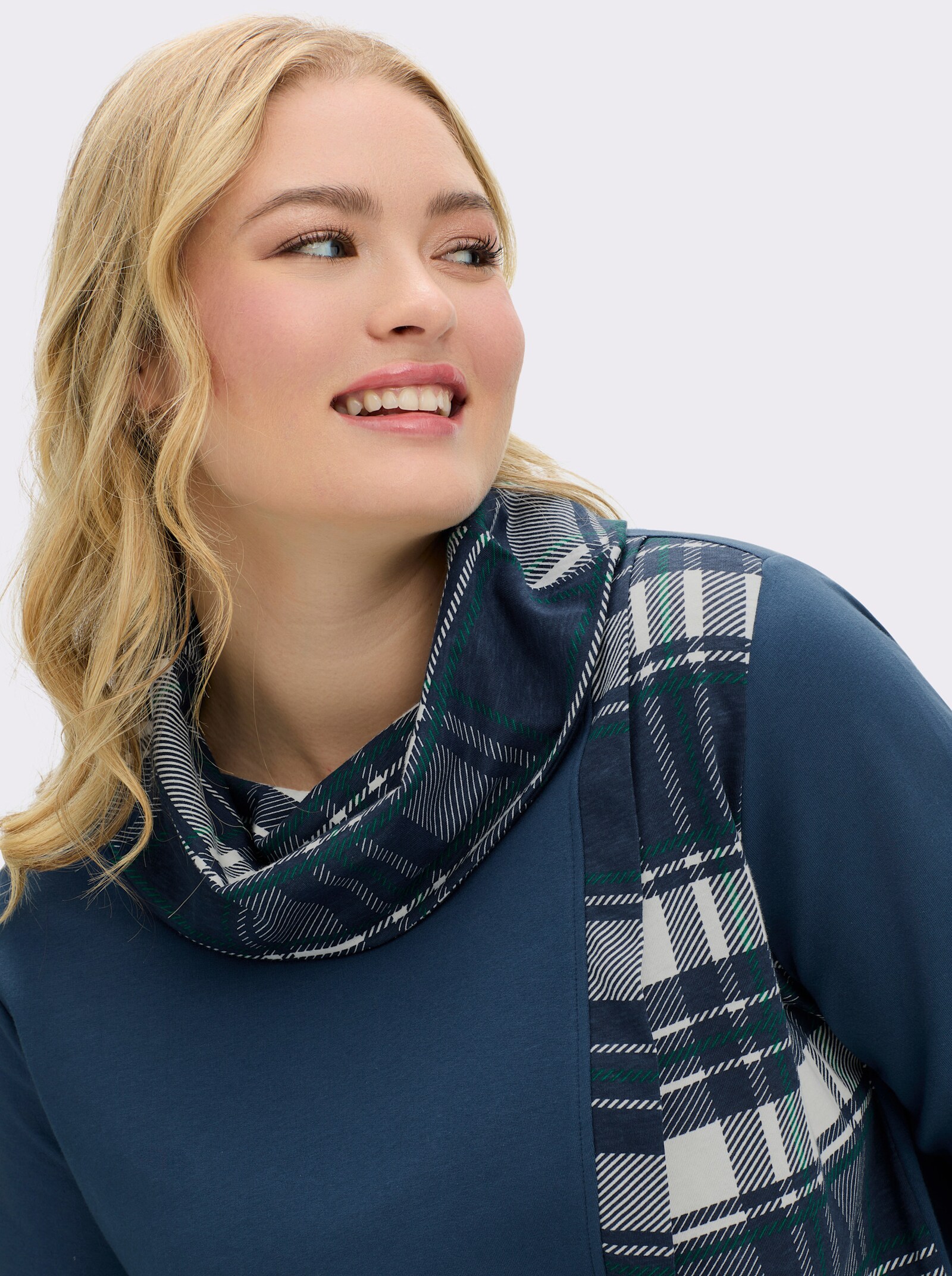 Sweatshirt mit Karo-Einsätzen - dunkelblau-weiß-gemustert