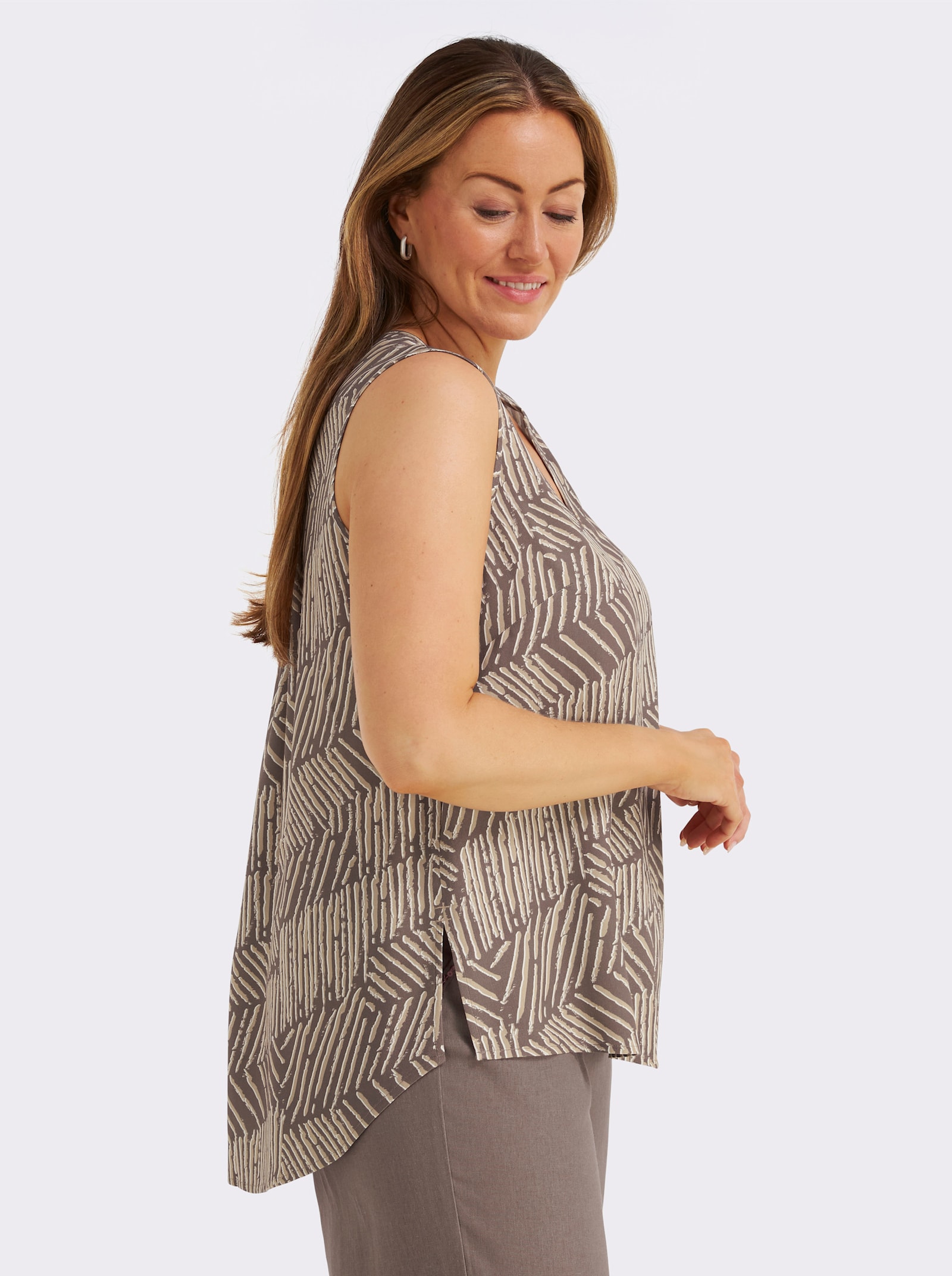sheego Blusentop mit verlängerter Rückenpartie - dunkeltaupe-beige-bedruckt