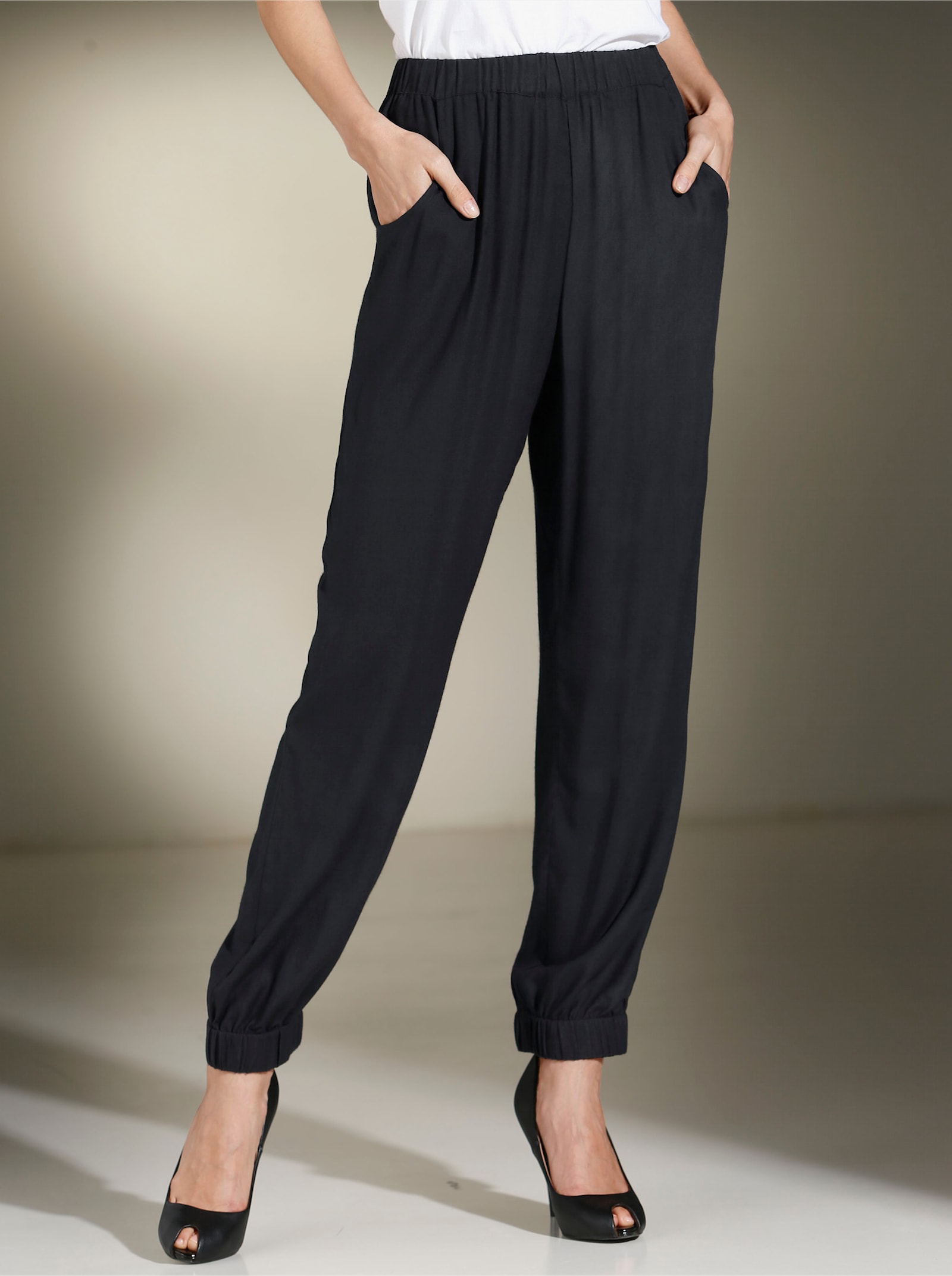 Haremshose mit Bündchen am Saum - schwarz