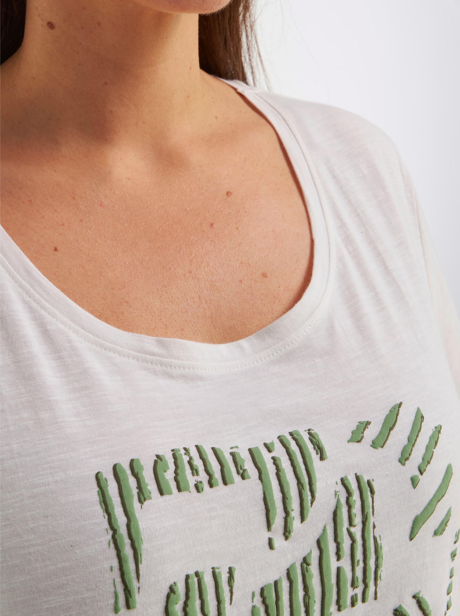 sheego Shirt met ronde hals en abstracte print voor - ecru