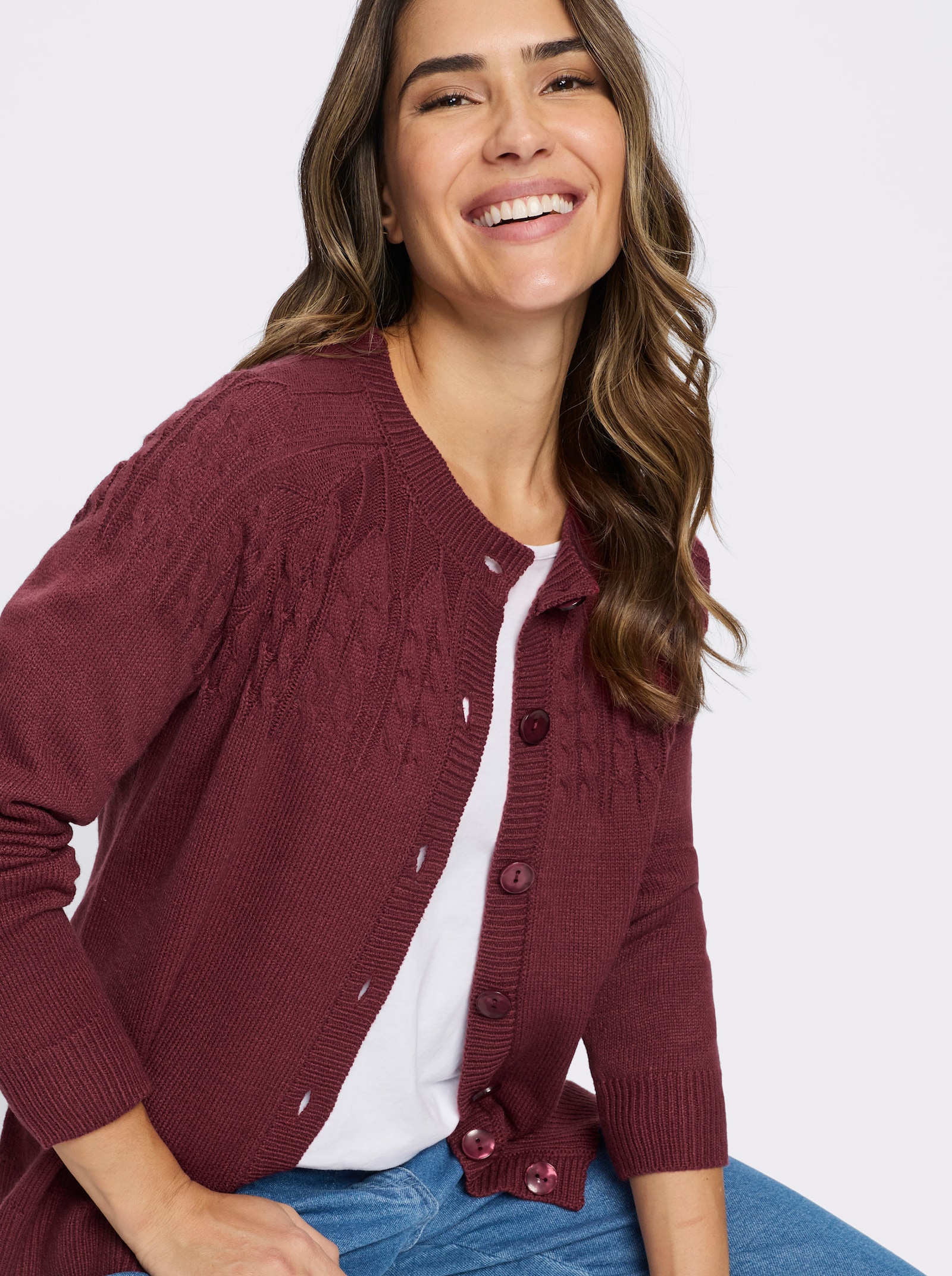 Strickjacke mit Zopfmuster - bordeaux