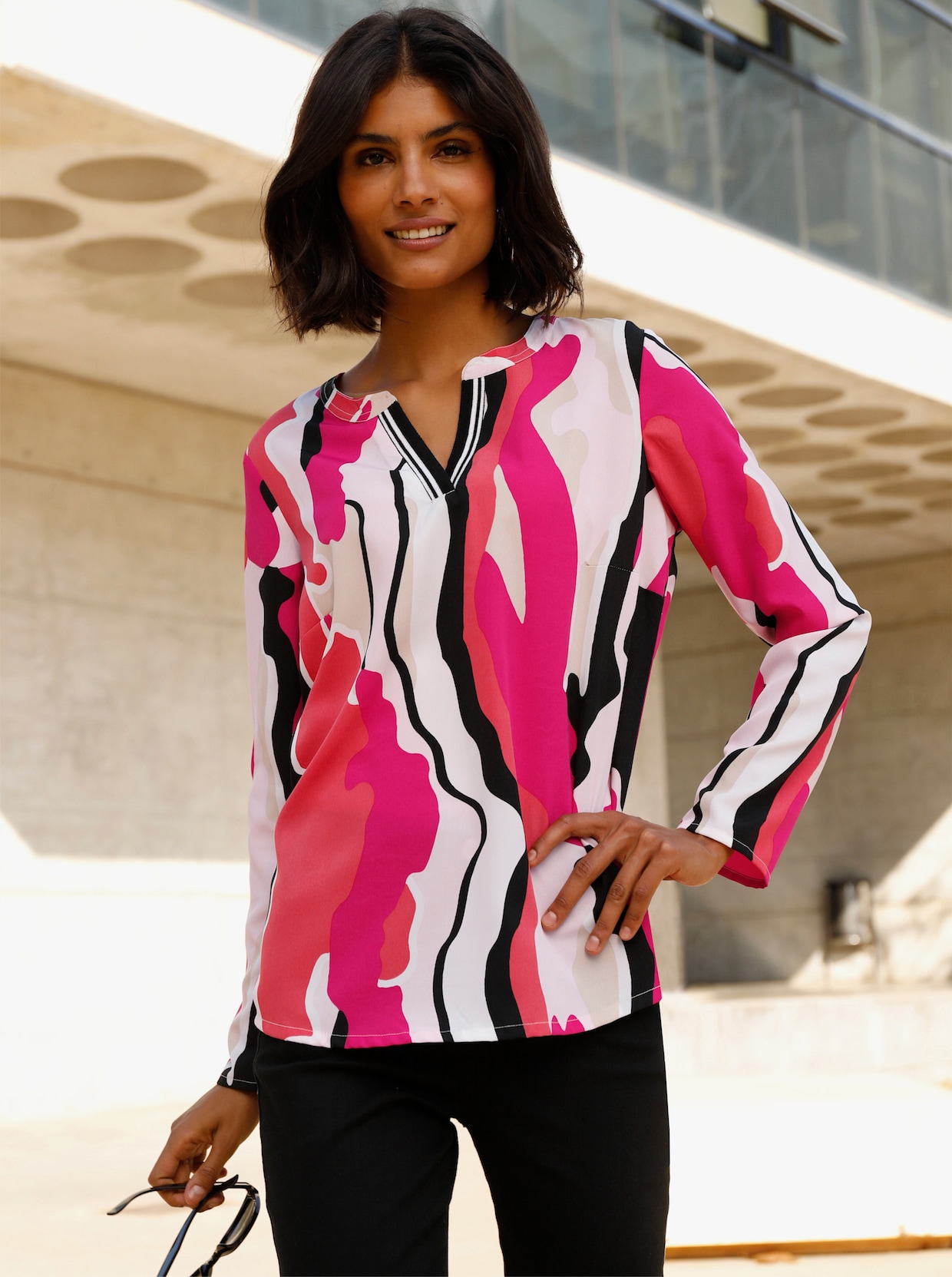 Comfortabele blouse - zwart/pink geprint