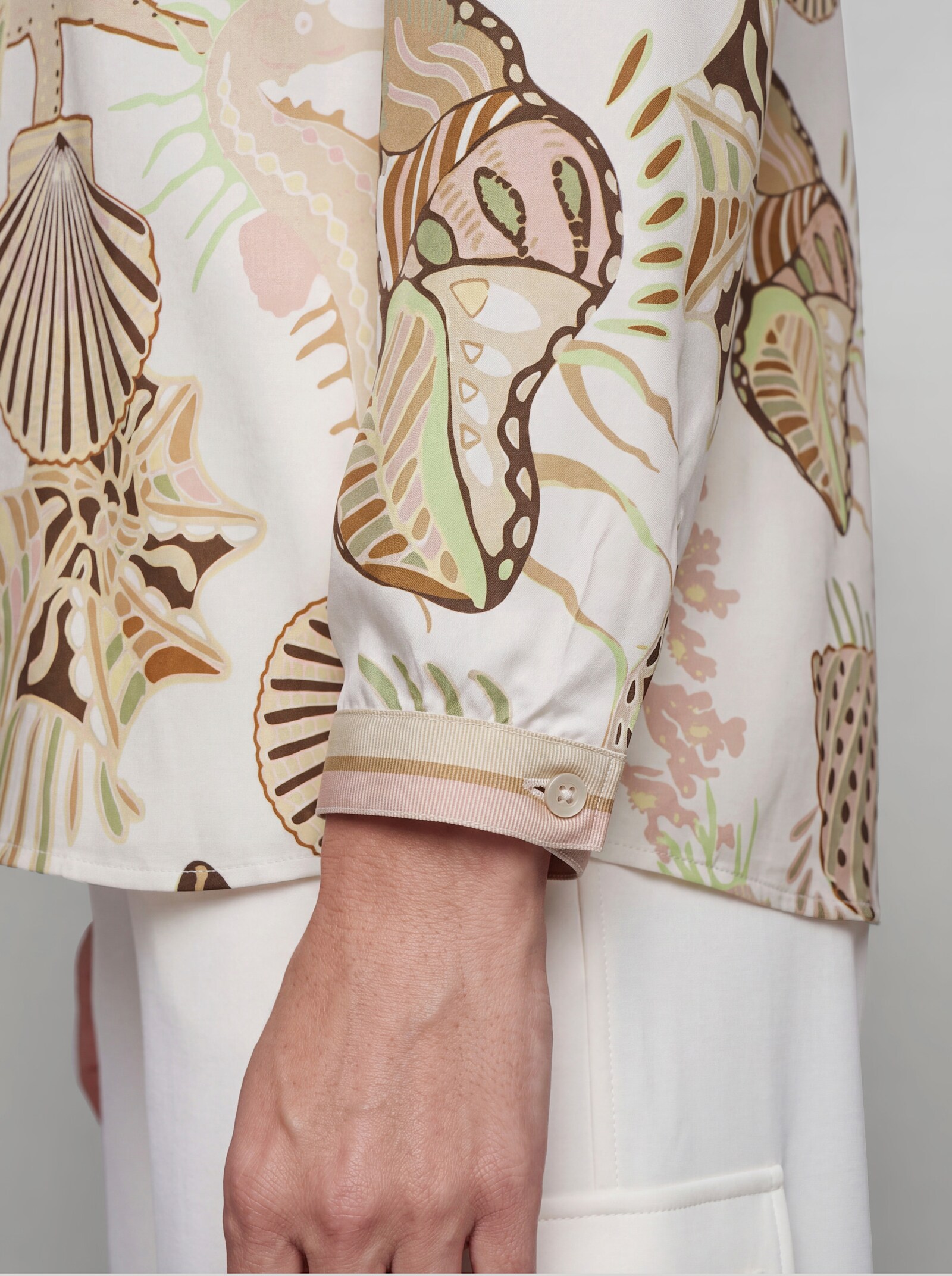 heine Schlupf-Bluse aus Viskose - ecru-schlamm-bedruckt
