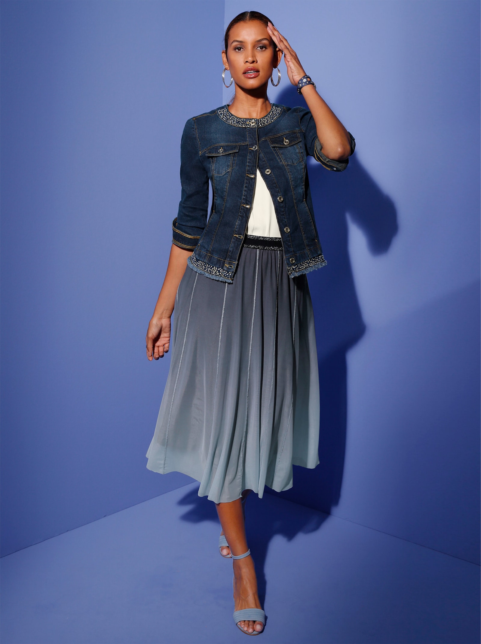 Chiffonrock im Farbverlauf - marine-mittelblau