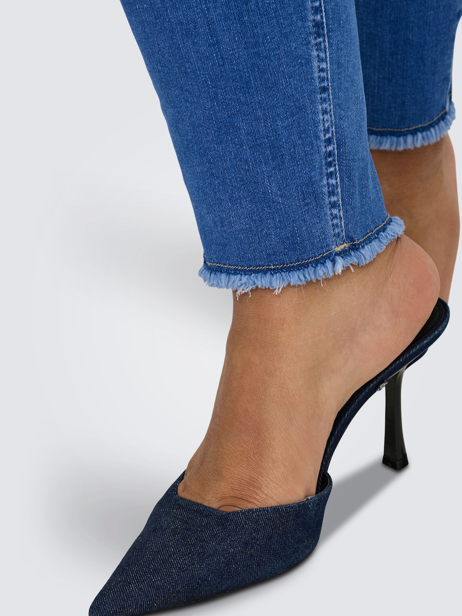 ONLY CARMAKOMA Skinny-fit-Jeans - special bright blue denim