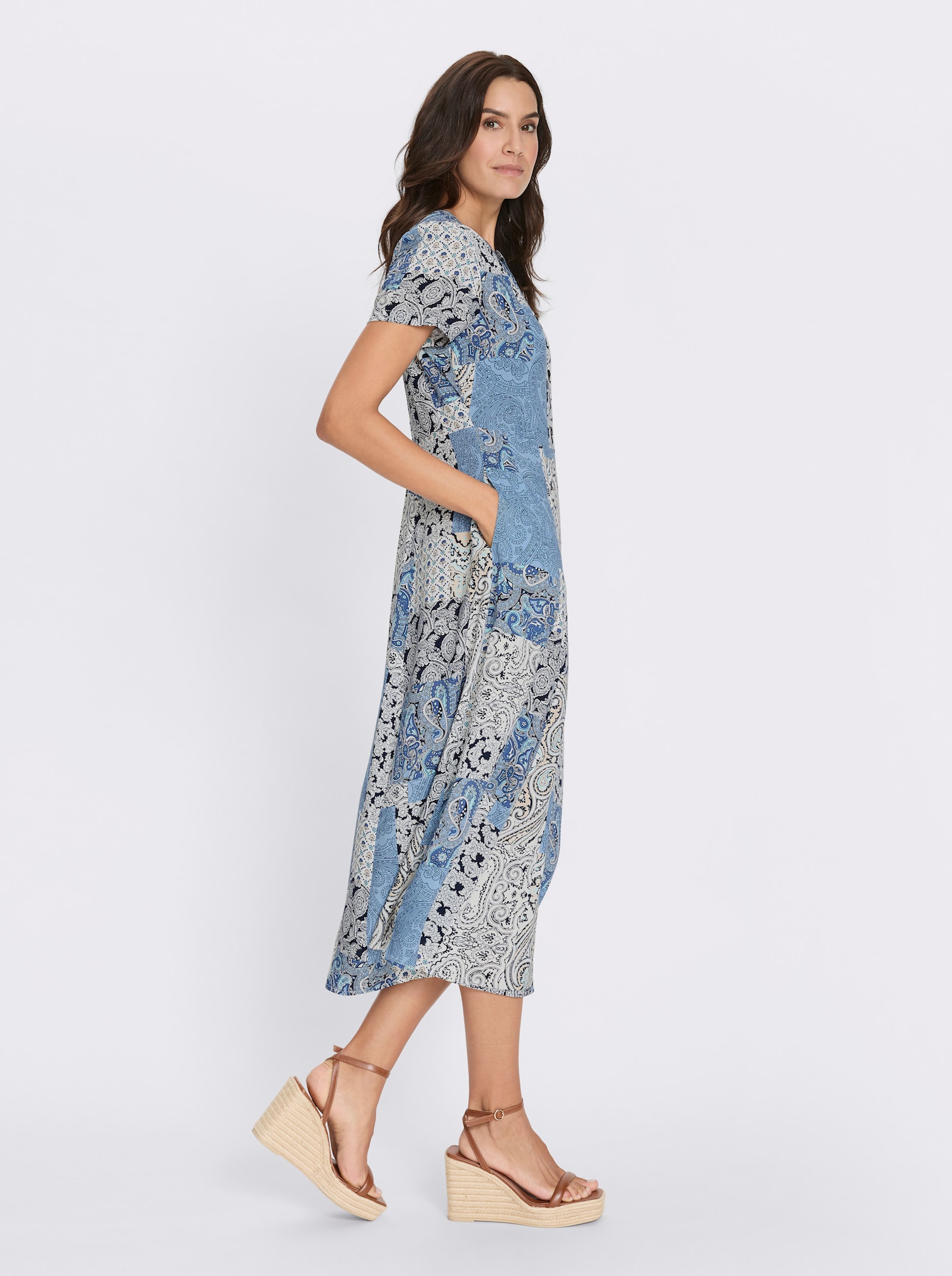 Sommerkleid mit Raffungen an den Schultern - écru-bleu imprimé