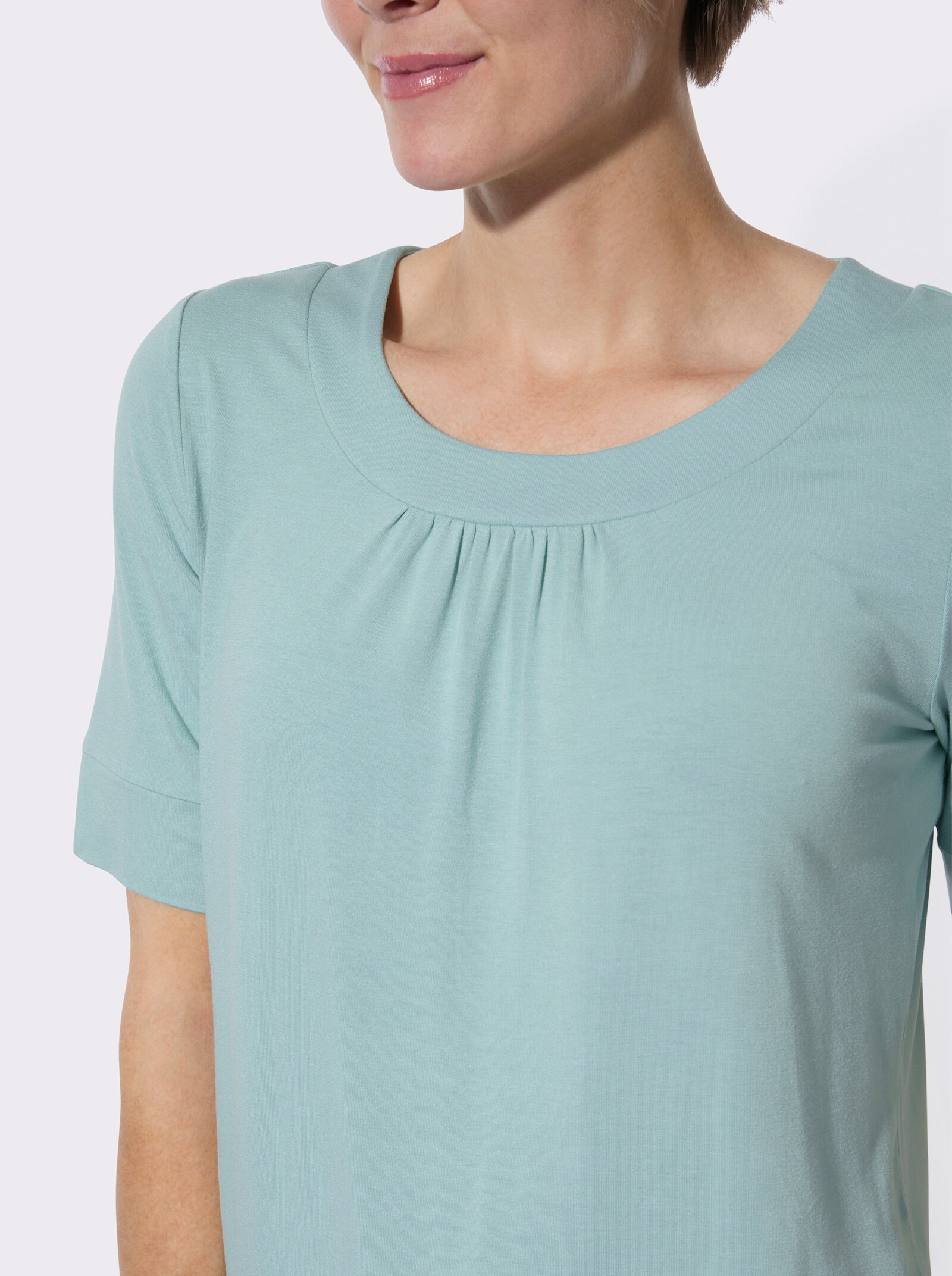 Rundhalsshirt mit dezenter Raffung - mint