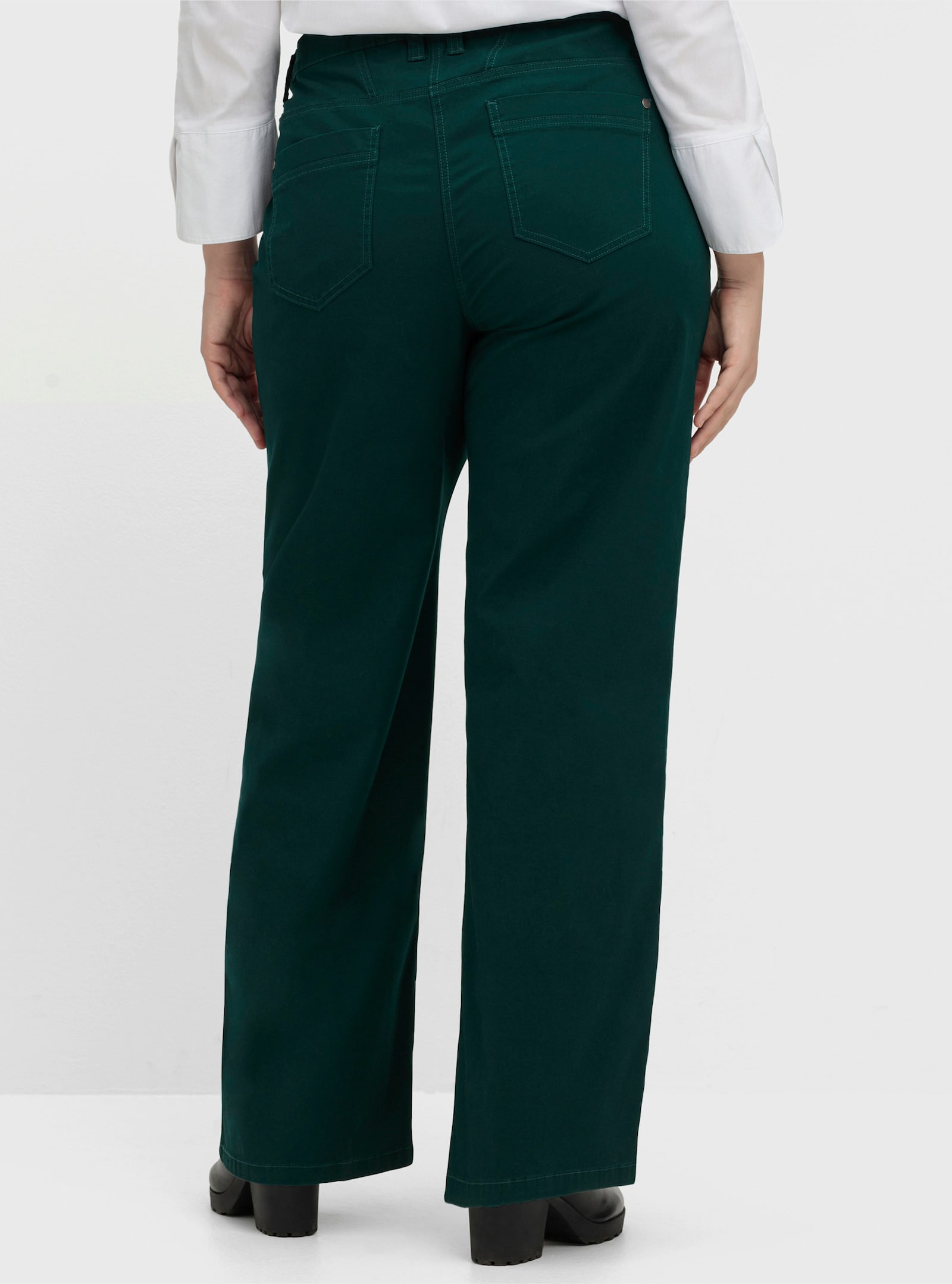 sheego Hose in durchgehend weiter Beinform - tiefgrün