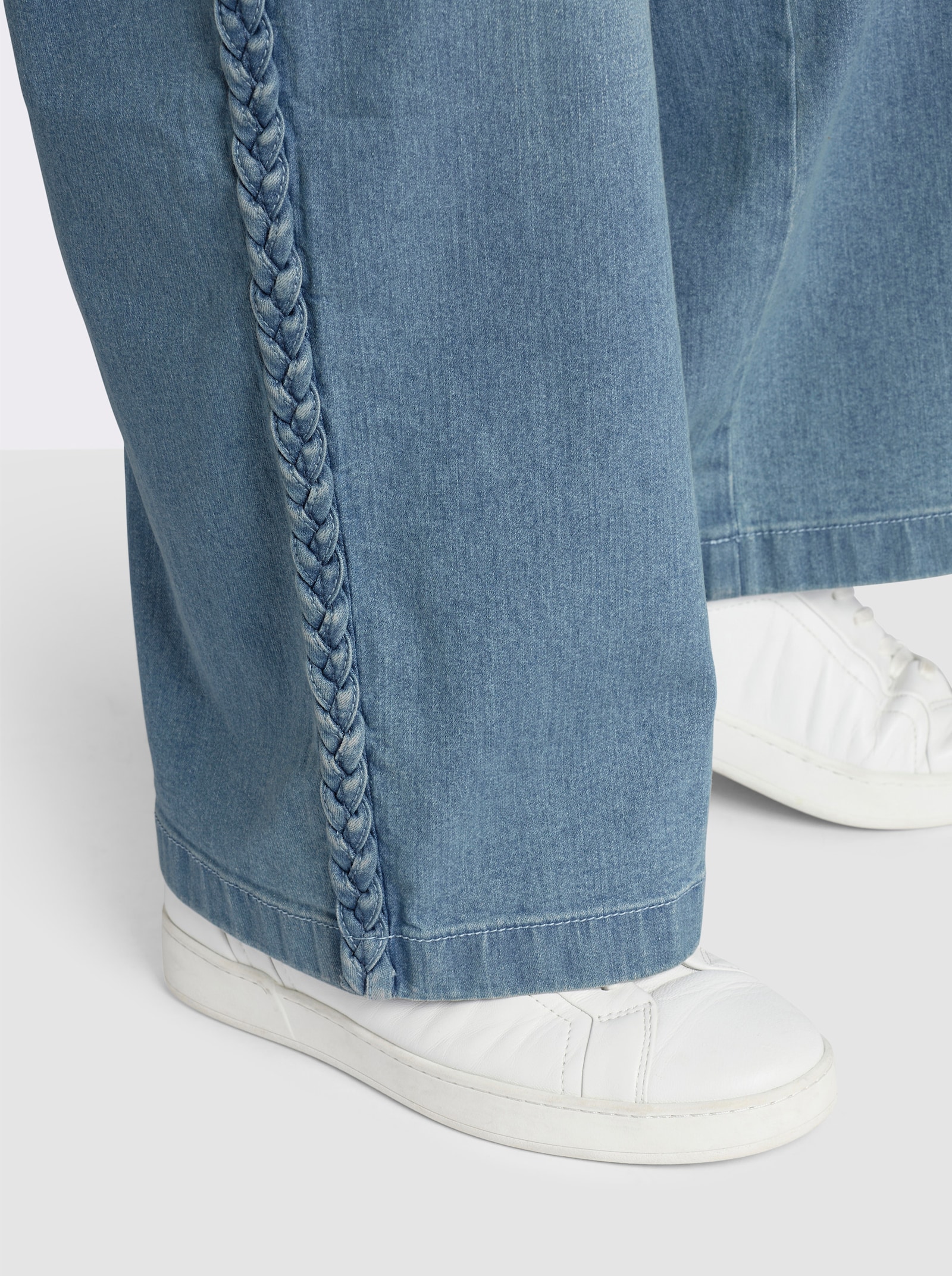 sheego Jeans mit geflochtenen Streifen am weiten Bein - blue-bleached