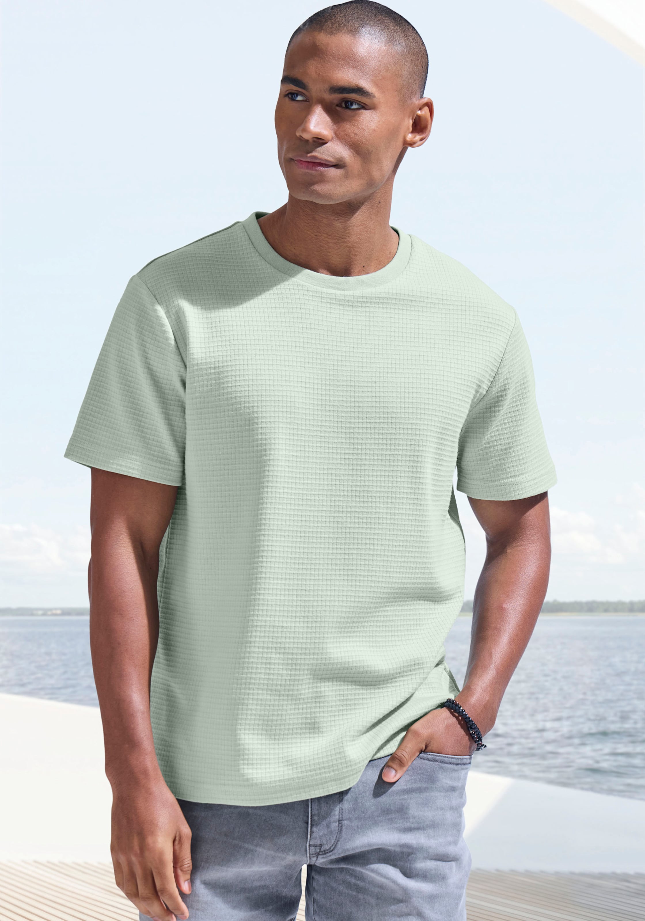 Thumbnail - T-Shirt