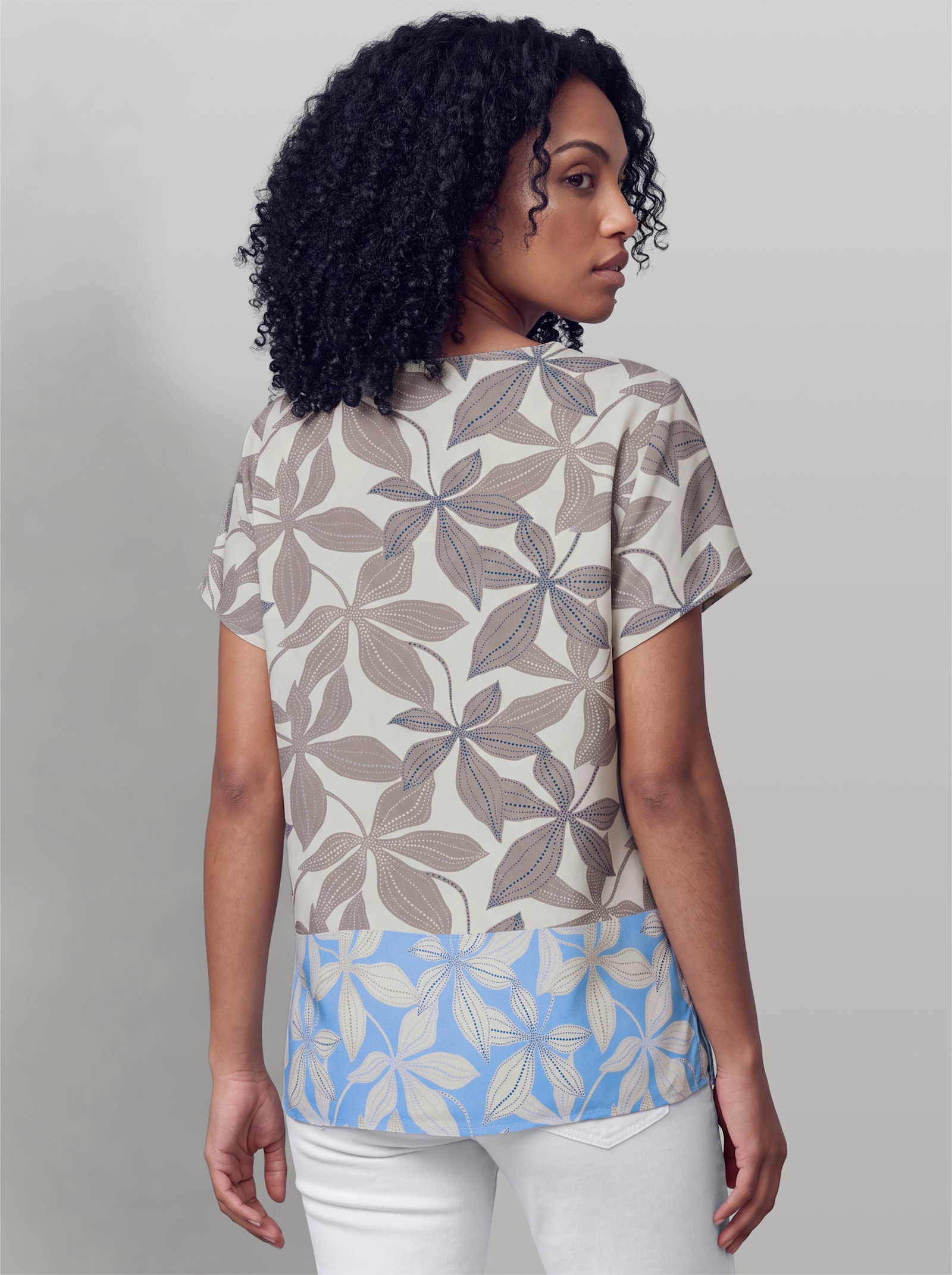 heine Druckbluse mit Seitenschlitzen - taupe-himmelblau-bedruckt