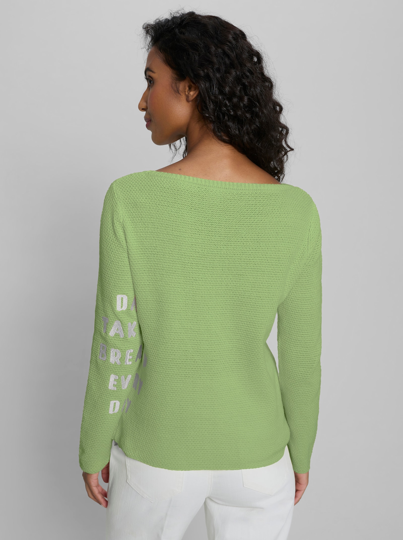 heine Pullover mit gestickter Schrift - reseda-ecru-gemustert