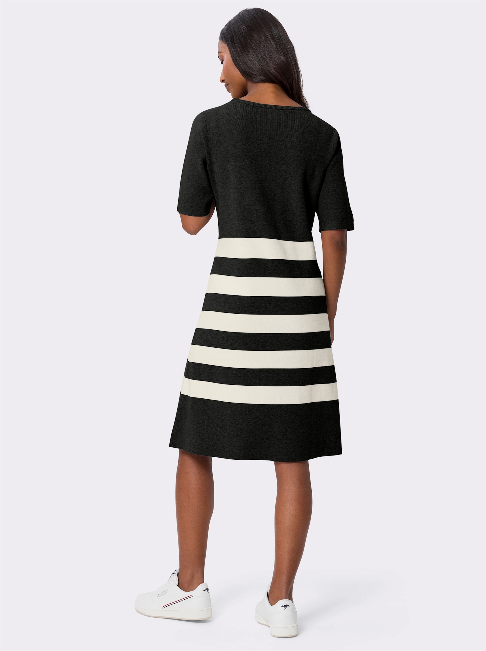 heine Strickkleid in A-Form - schwarz-ecru-geringelt