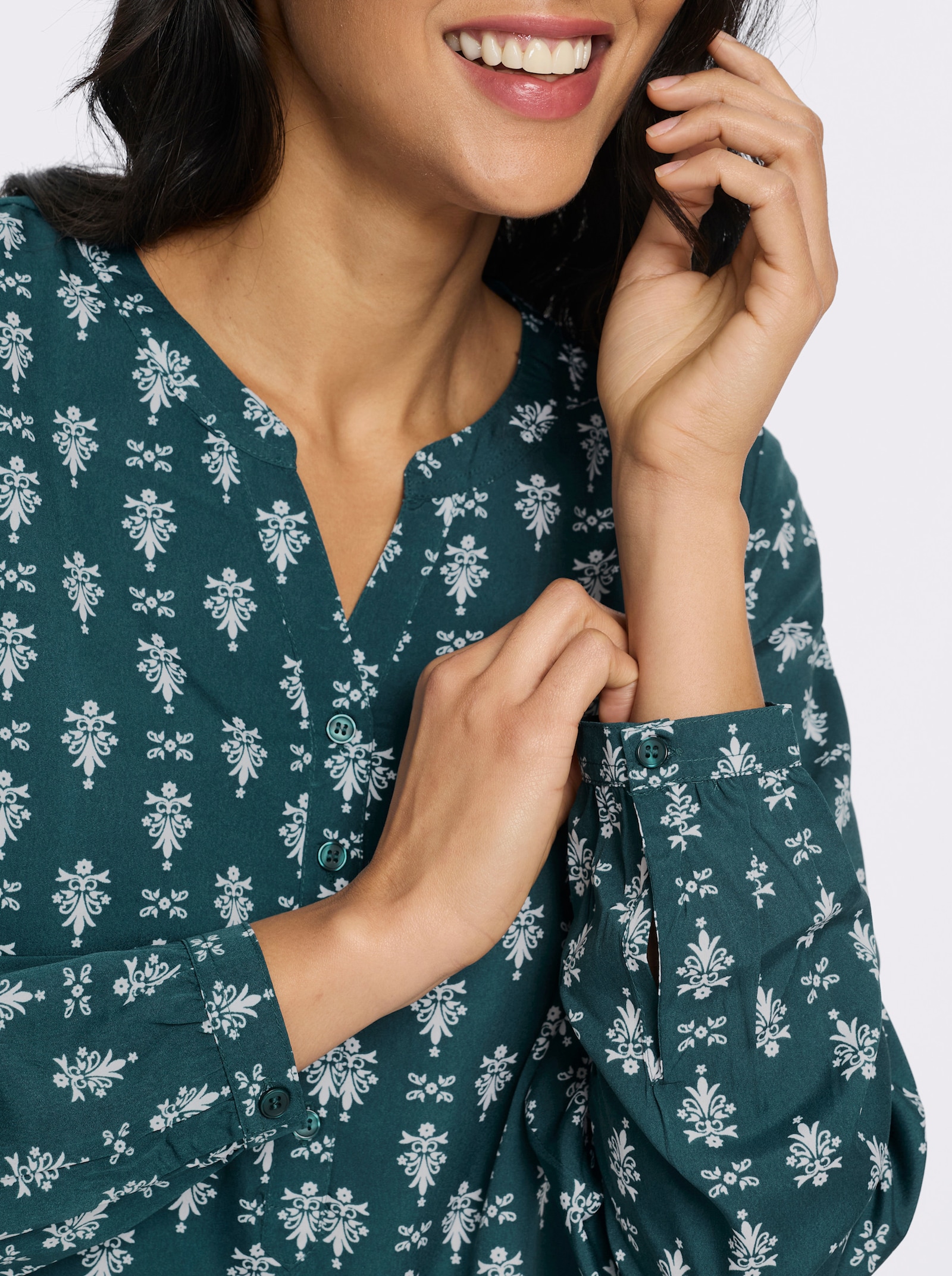 Schlupfbluse mit kurzer Knopfleiste - petrol-ecru-bedruckt