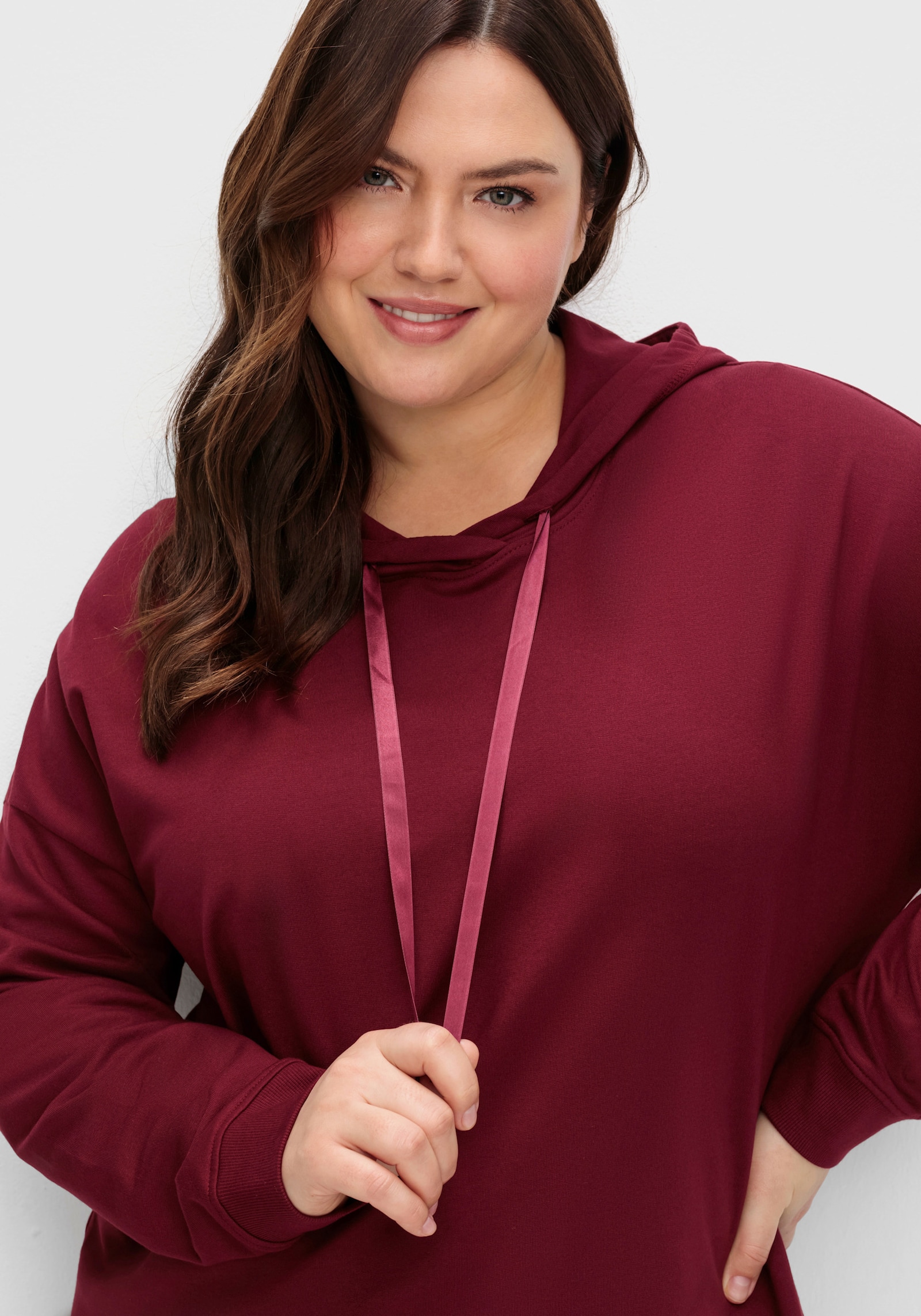 sheego Longsweatshirt in Oversize-Form - weinrot
