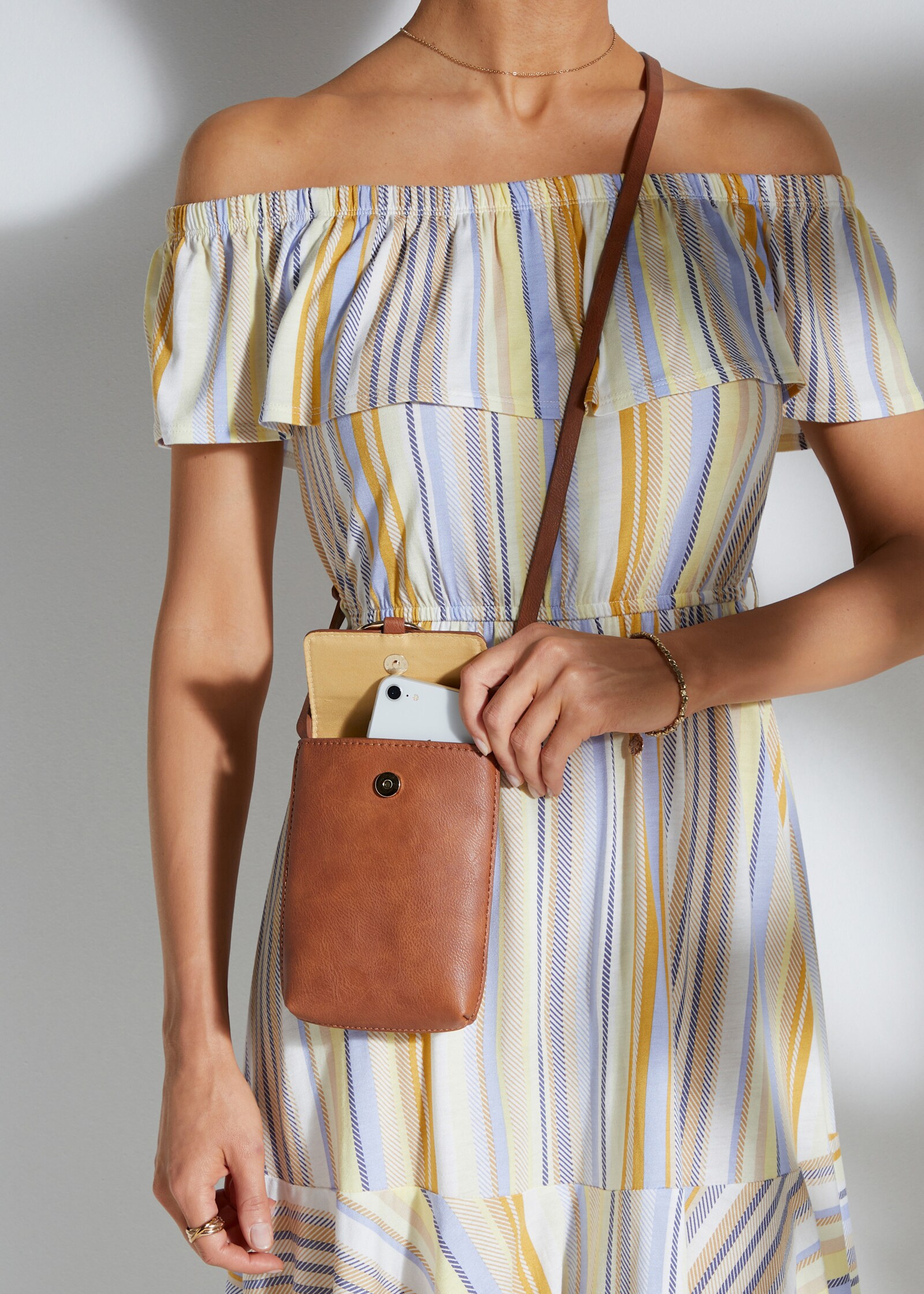 LASCANA Umhängetasche - braun-goldfarben