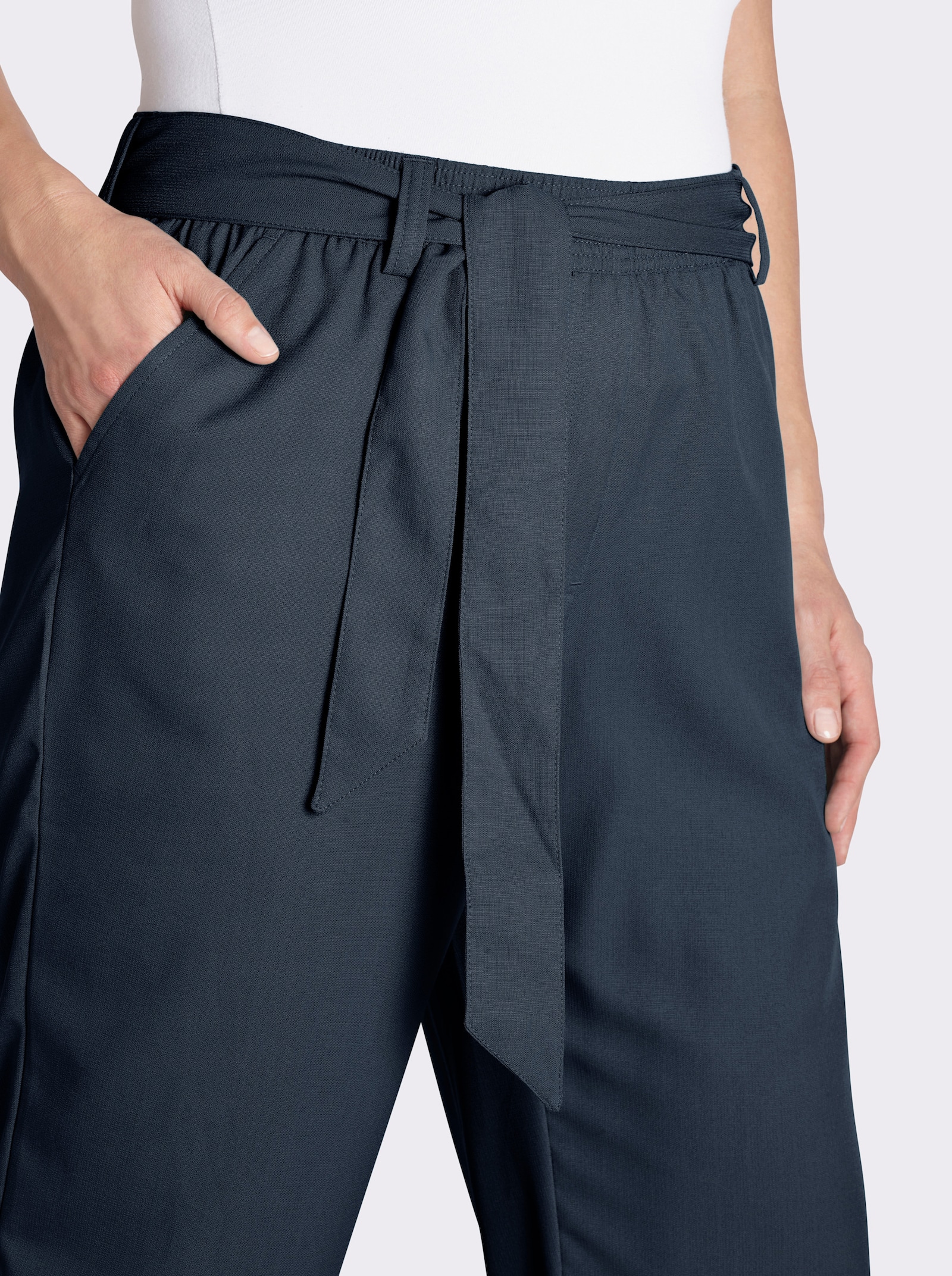 Palazzohose mit Bindegürtel - marine
