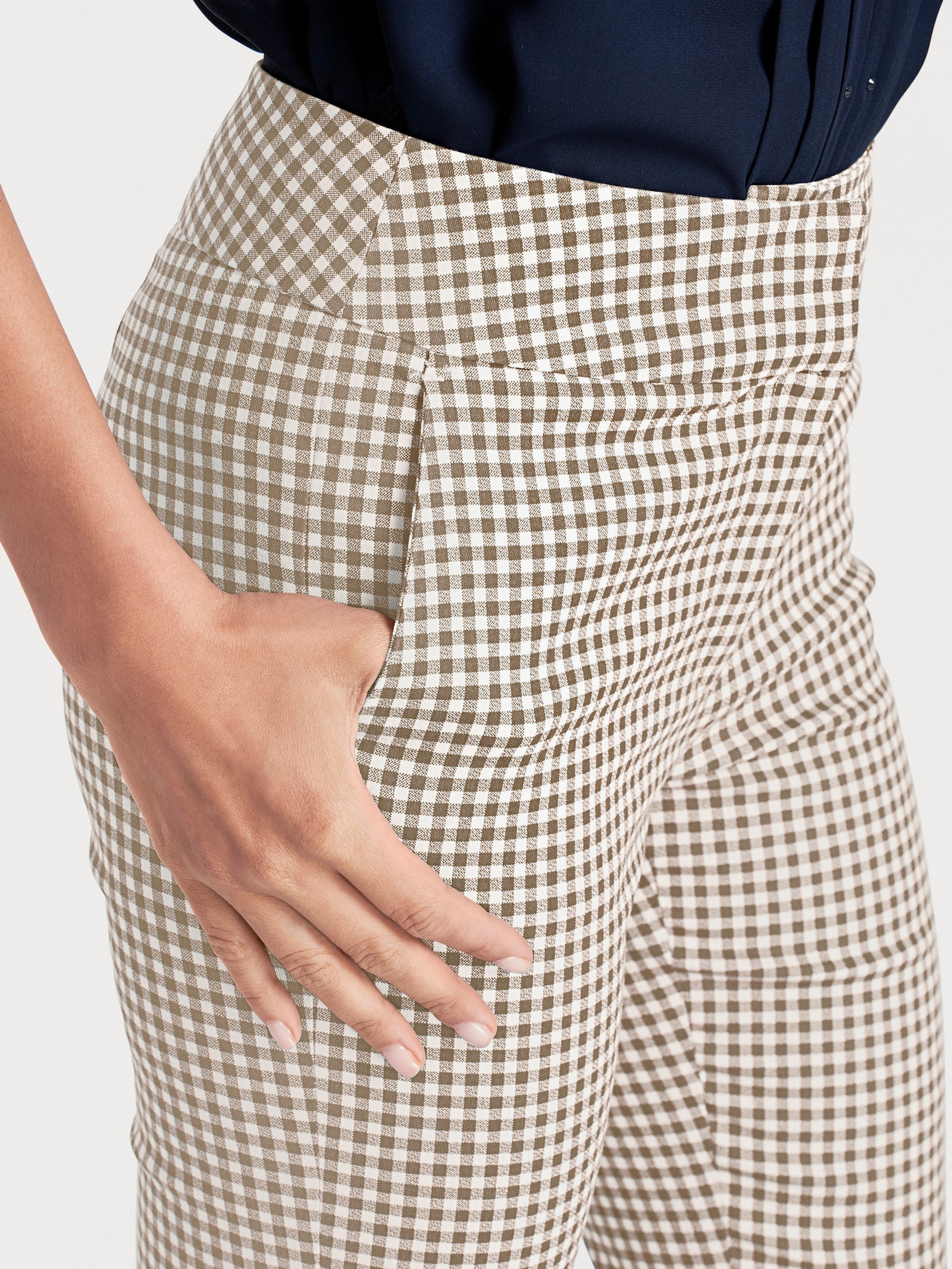 heine Röhrenhose mit Druck-Dessin - camel-weiß