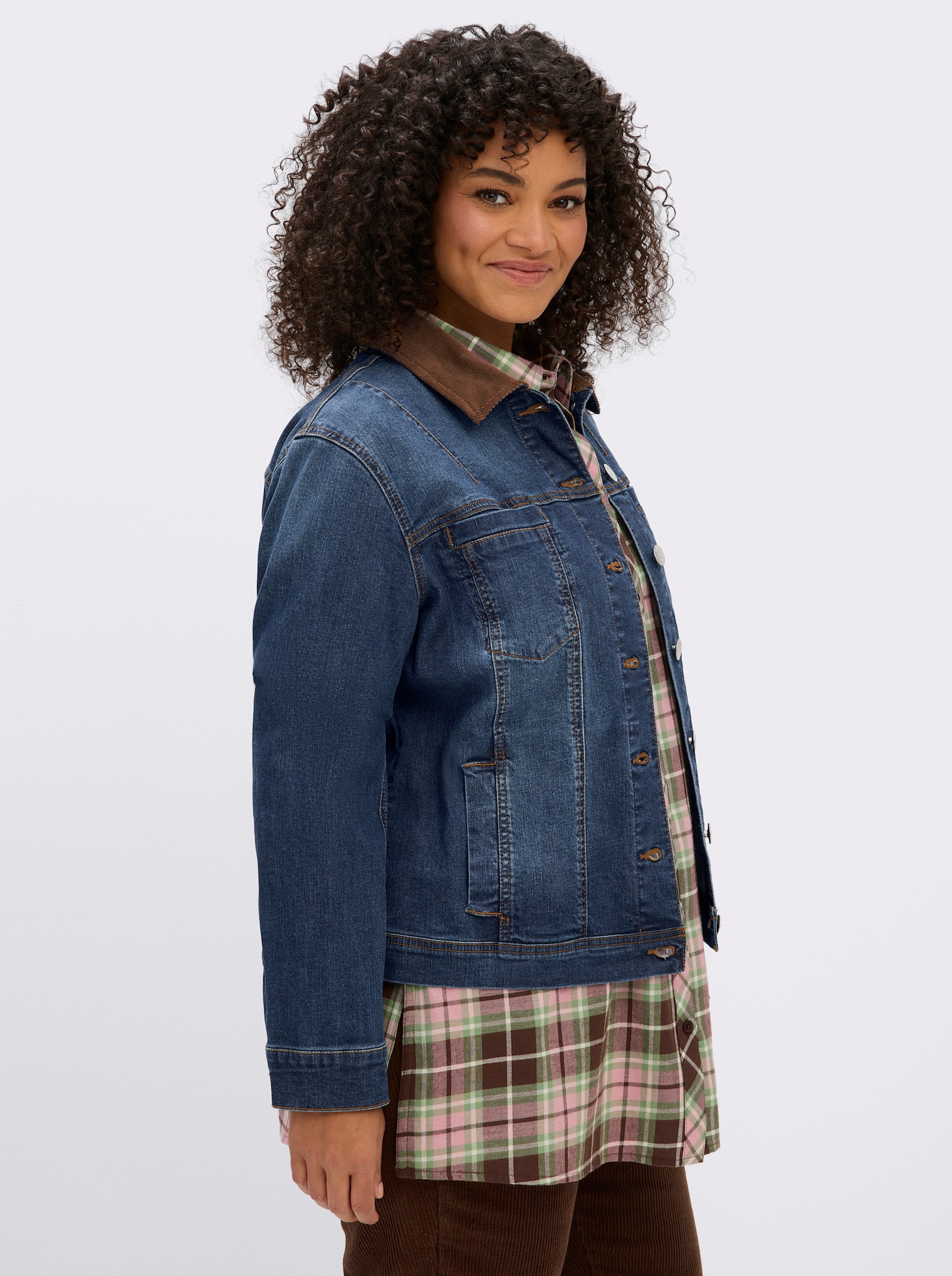 sheego Jeansjacke in leichter Waschung - blue-stone-washed