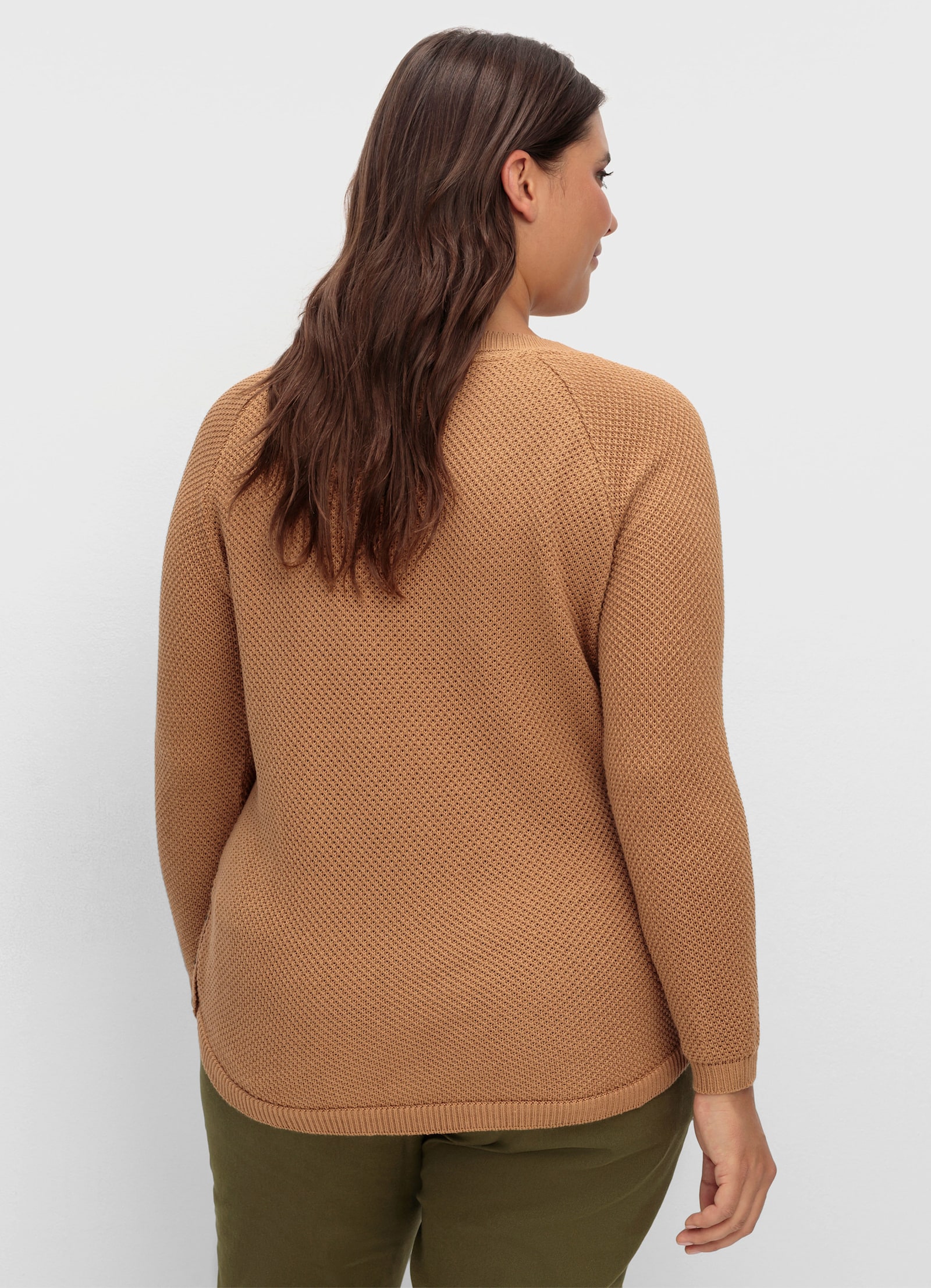 Rundhalspullover mit abgerundetem Saum - camel