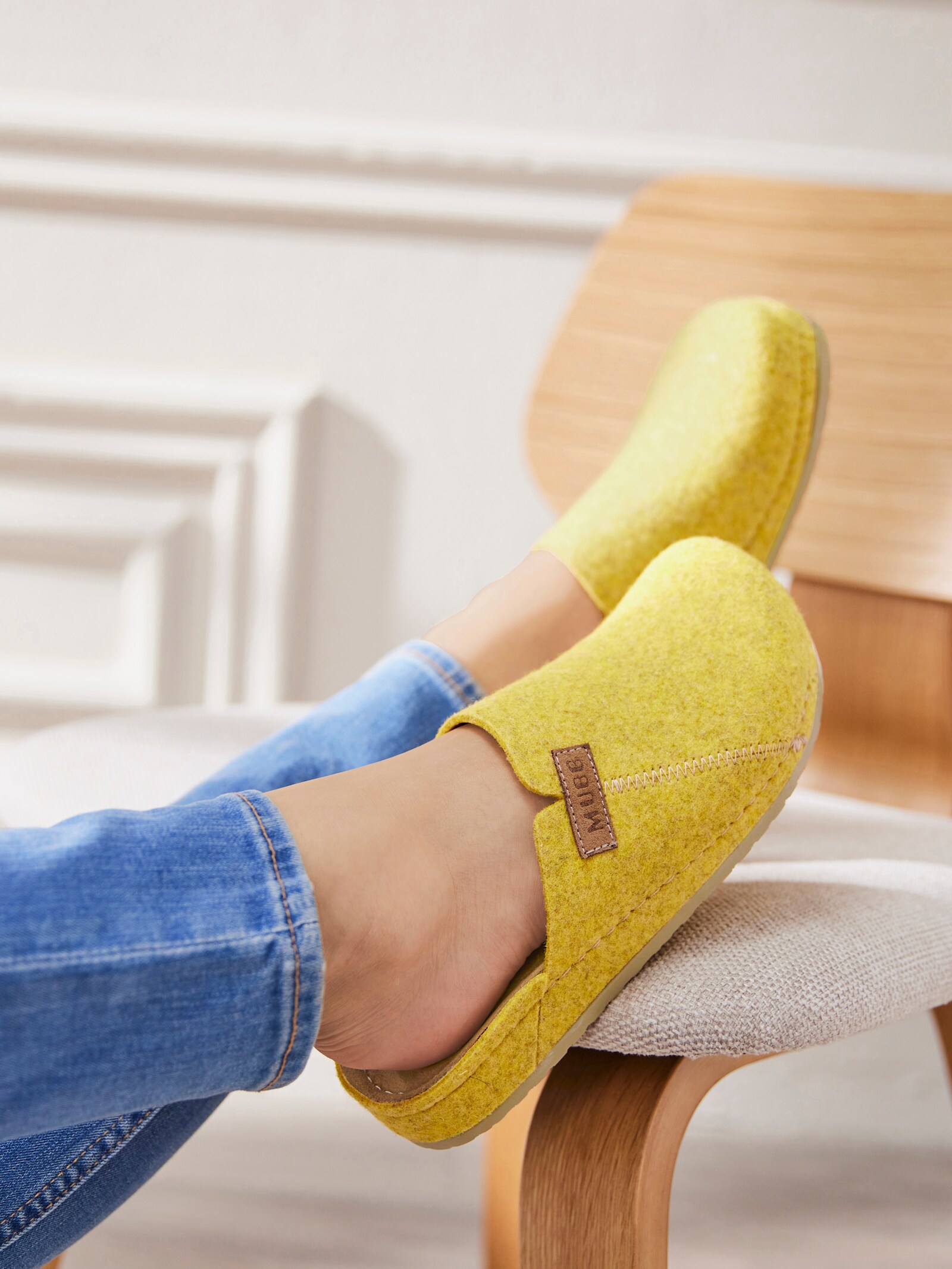 Mubb Pantoffel mit Memory-Fußbett - gelb