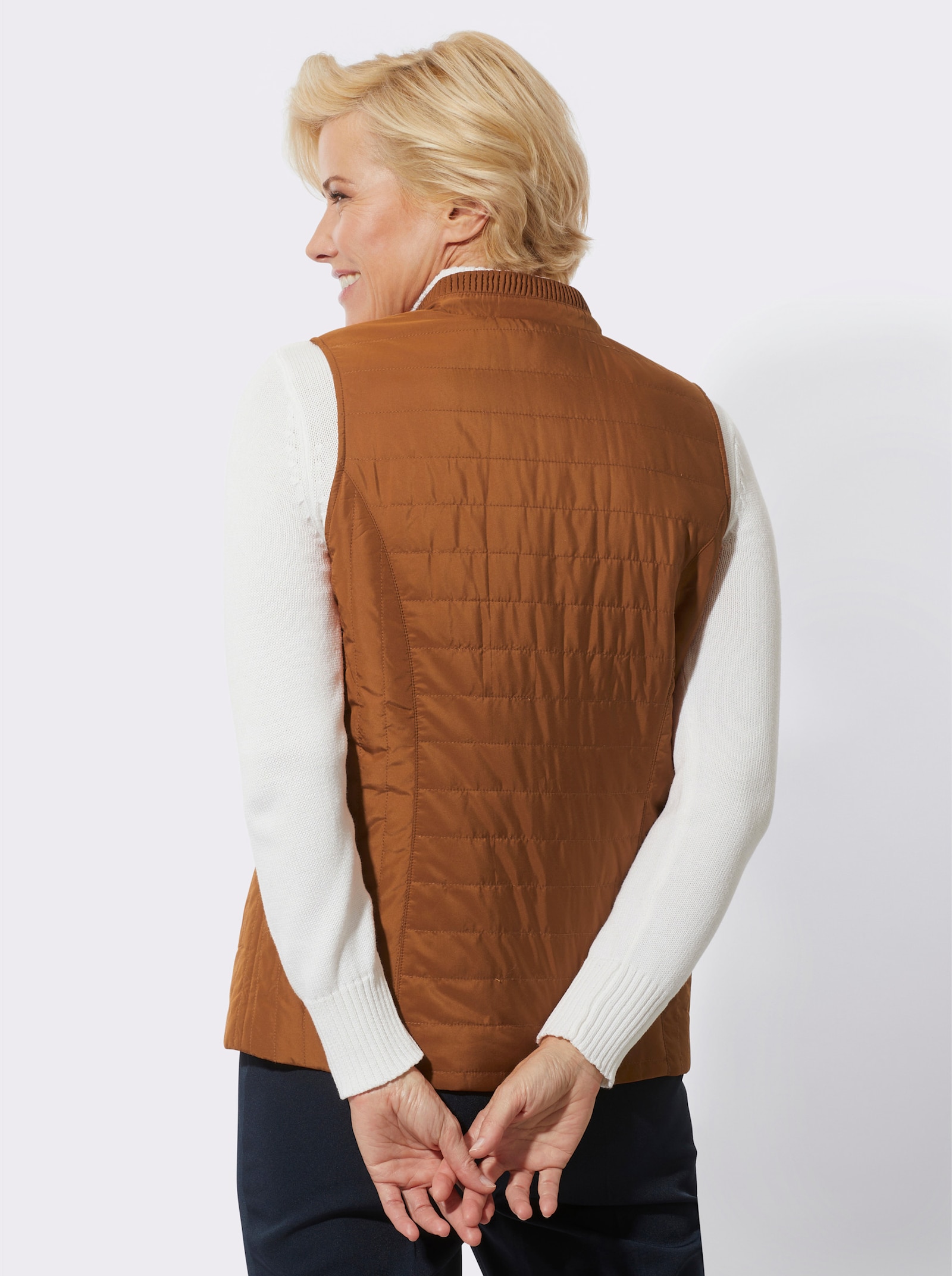 Gewatteerde jas met zilverkleurige details - cognac