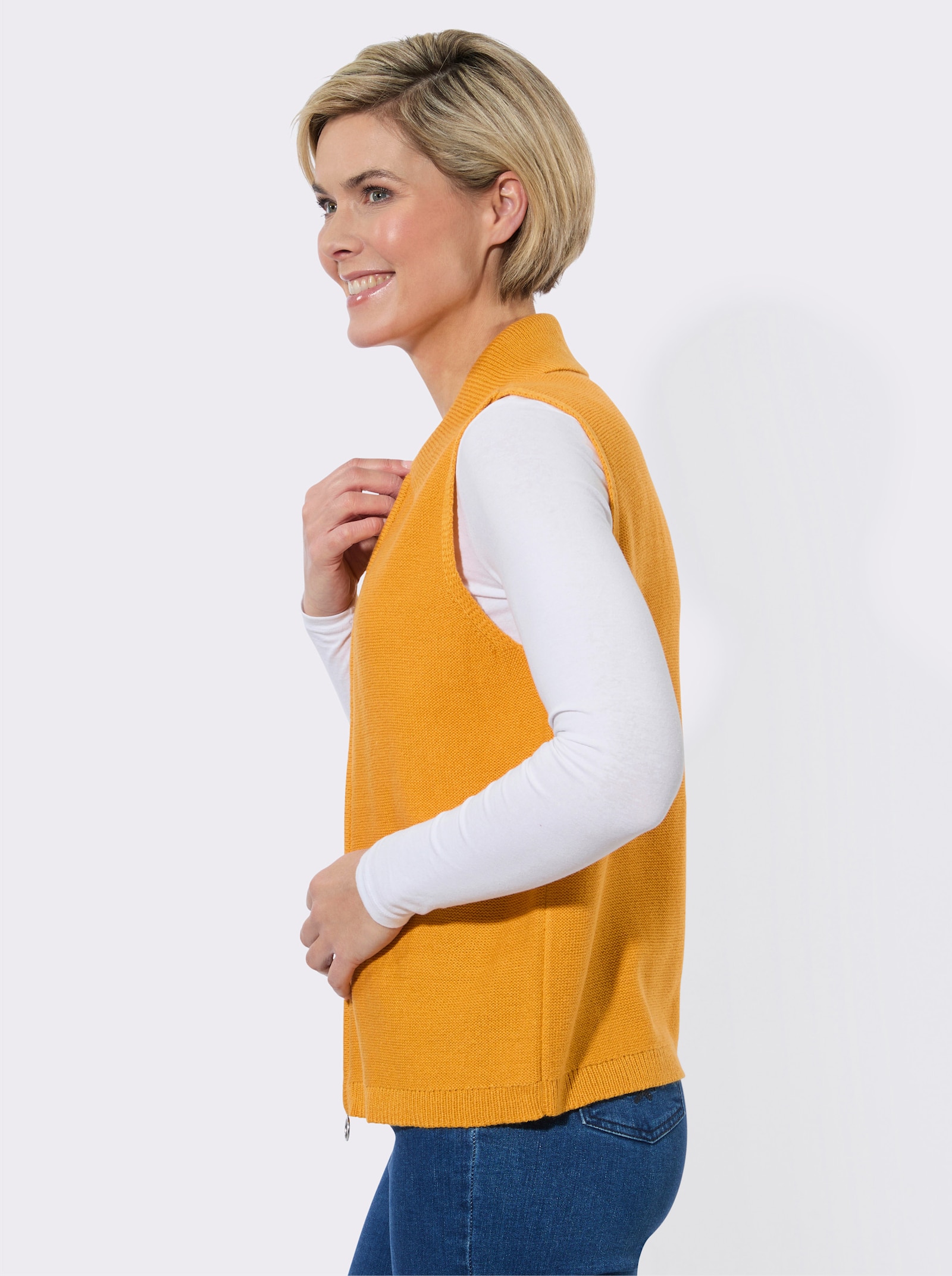 Strickweste in leicht melierter Optik - ocker