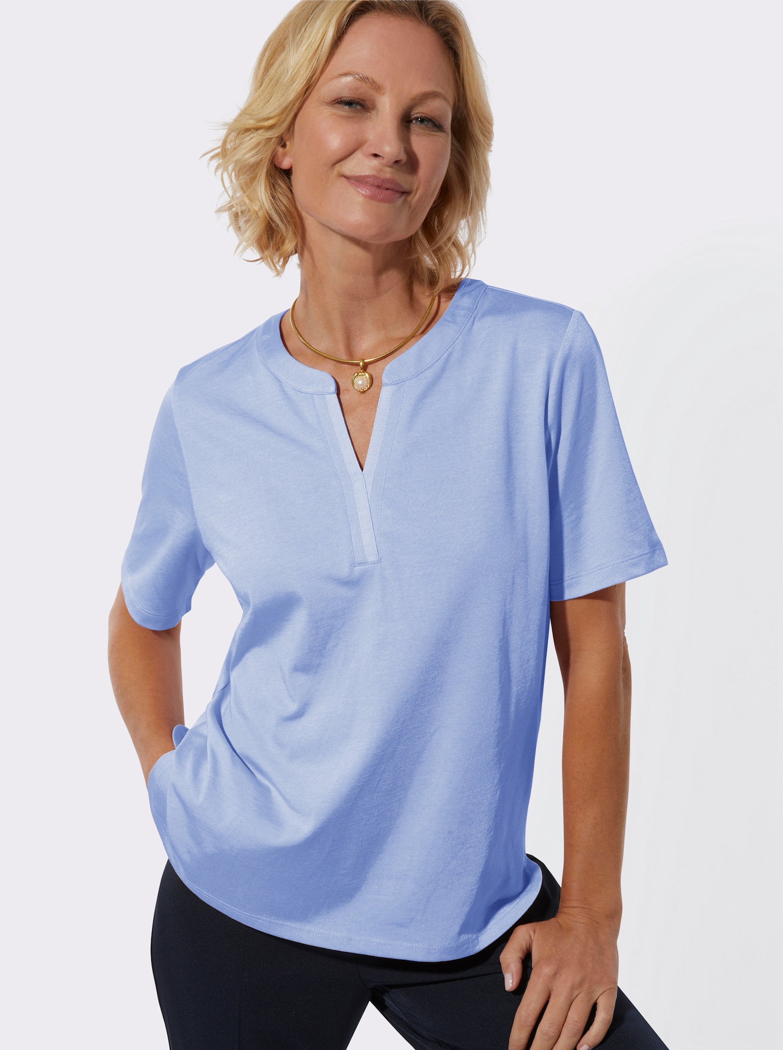 Kurzarmshirt in formstabiler Jersey-Qualität - eisblau