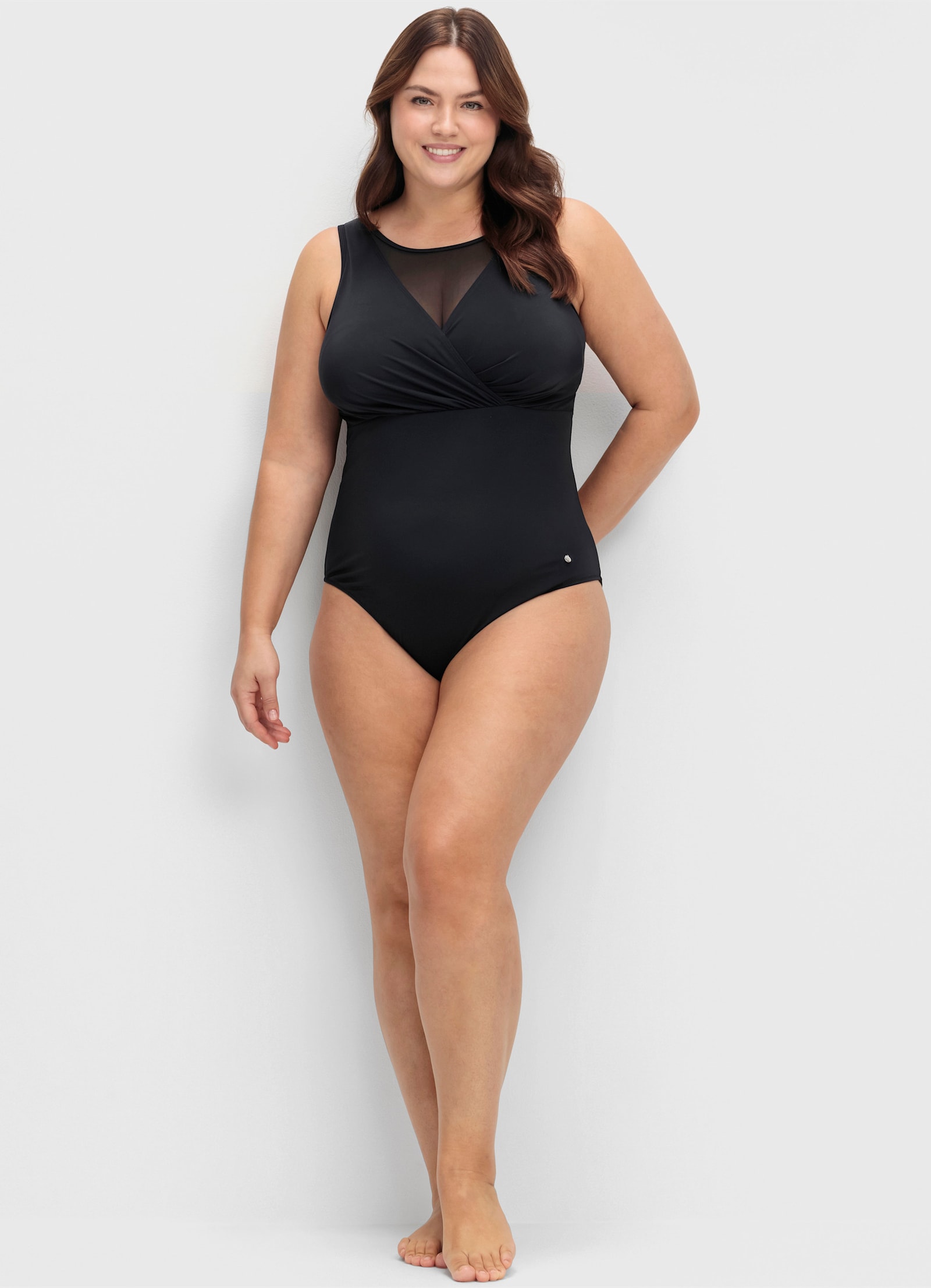 sheego Badeanzug in Wickeloptik - schwarz