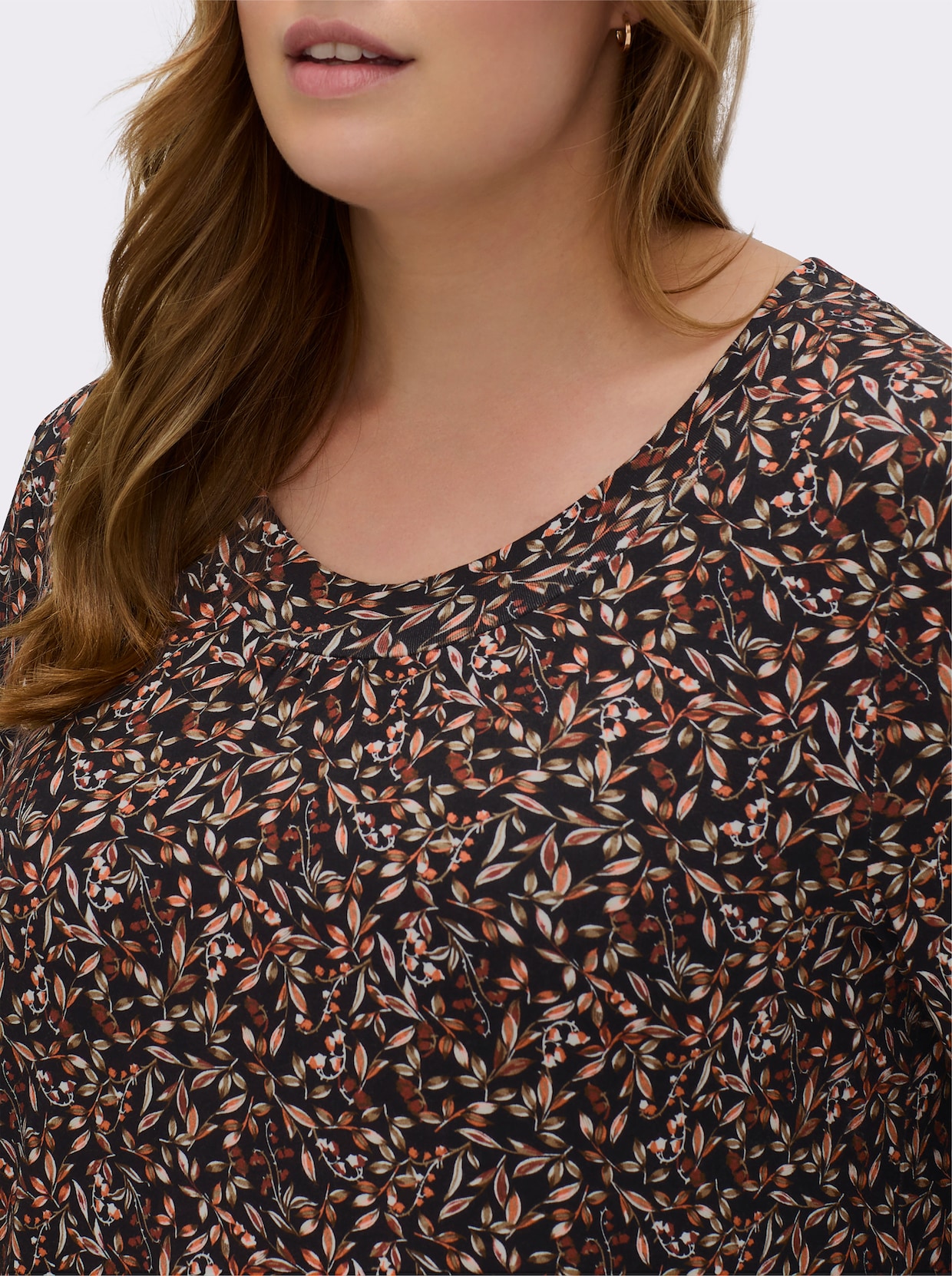 Tunikashirt mit Raffung am Ausschnitt - schwarz-rostrot-bedruckt