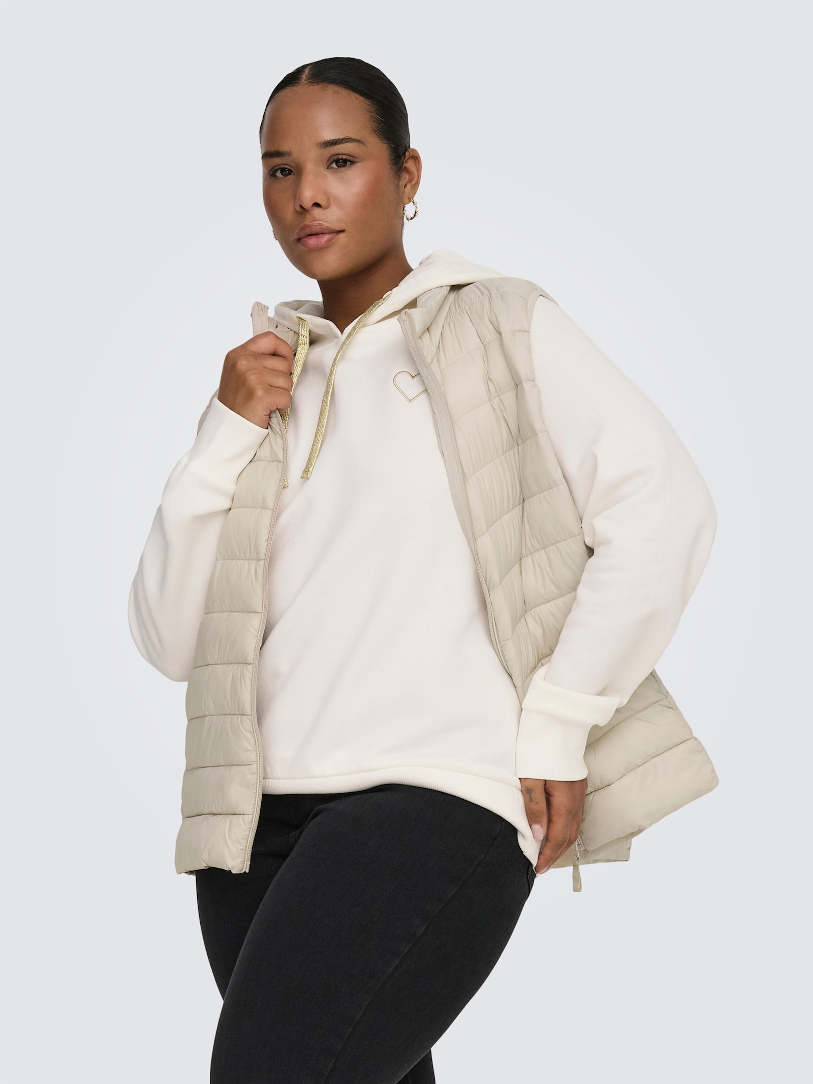 ONLY CARMAKOMA Kapuzensweatshirt - cloud dancer detail:gold string + heart emb