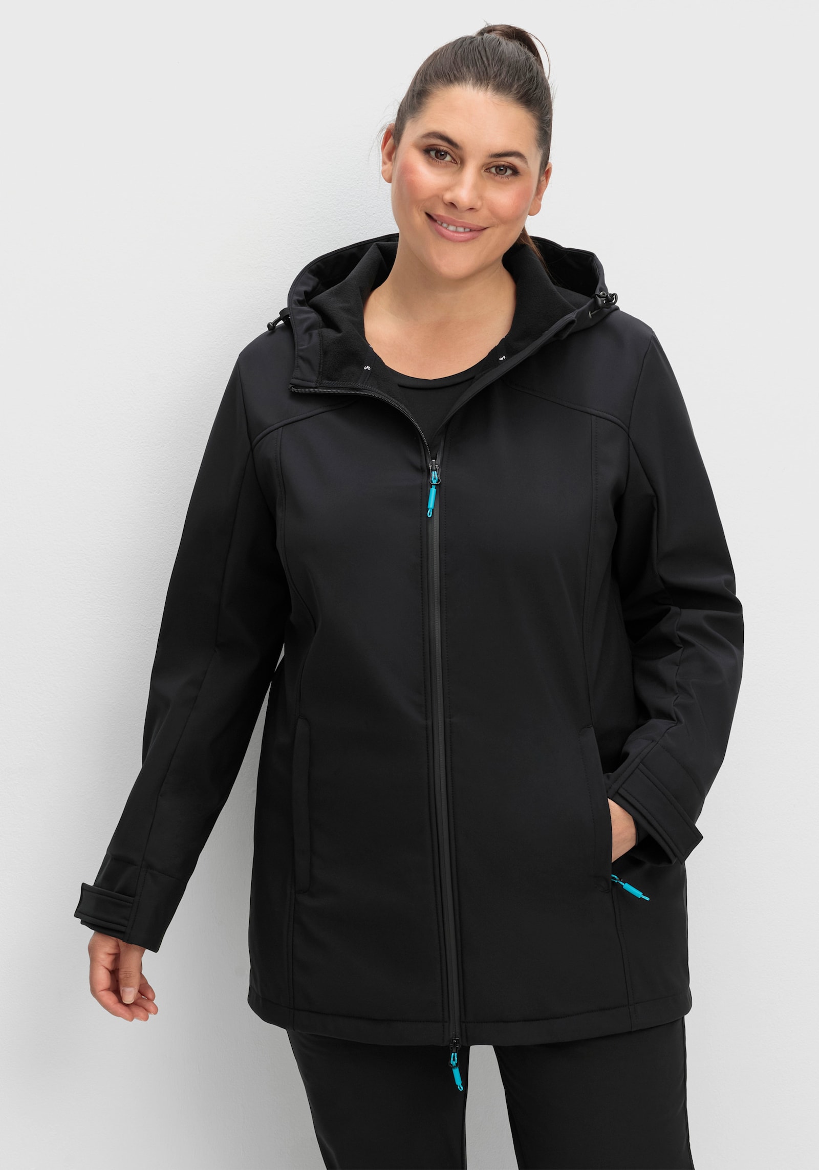 sheego Softshelljacke mit 2-Wege-Reißverschluss - schwarz