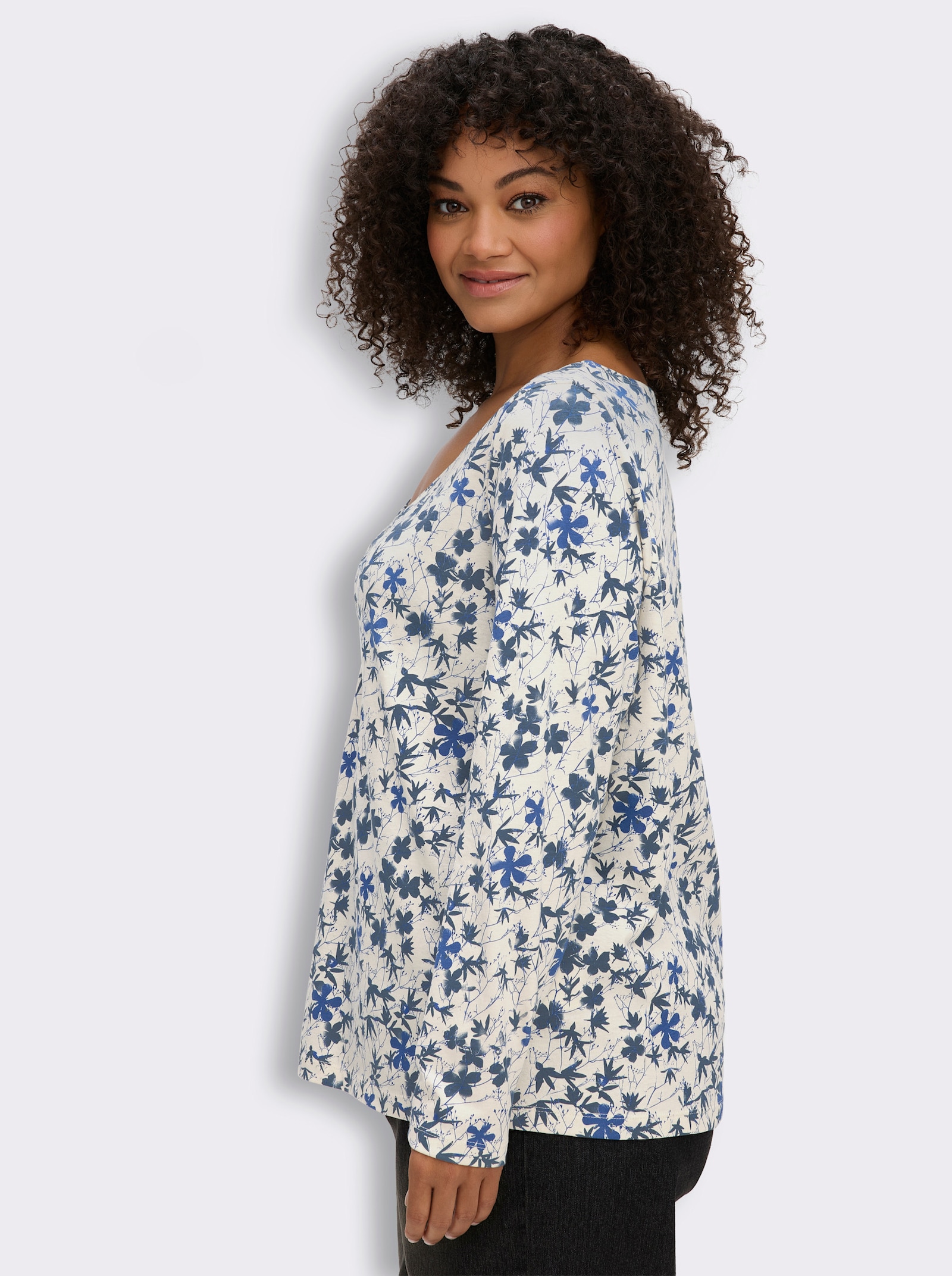 sheego Langarmshirt mit Raffung am Ausschnitt - champagner-rauchblau-gemustert