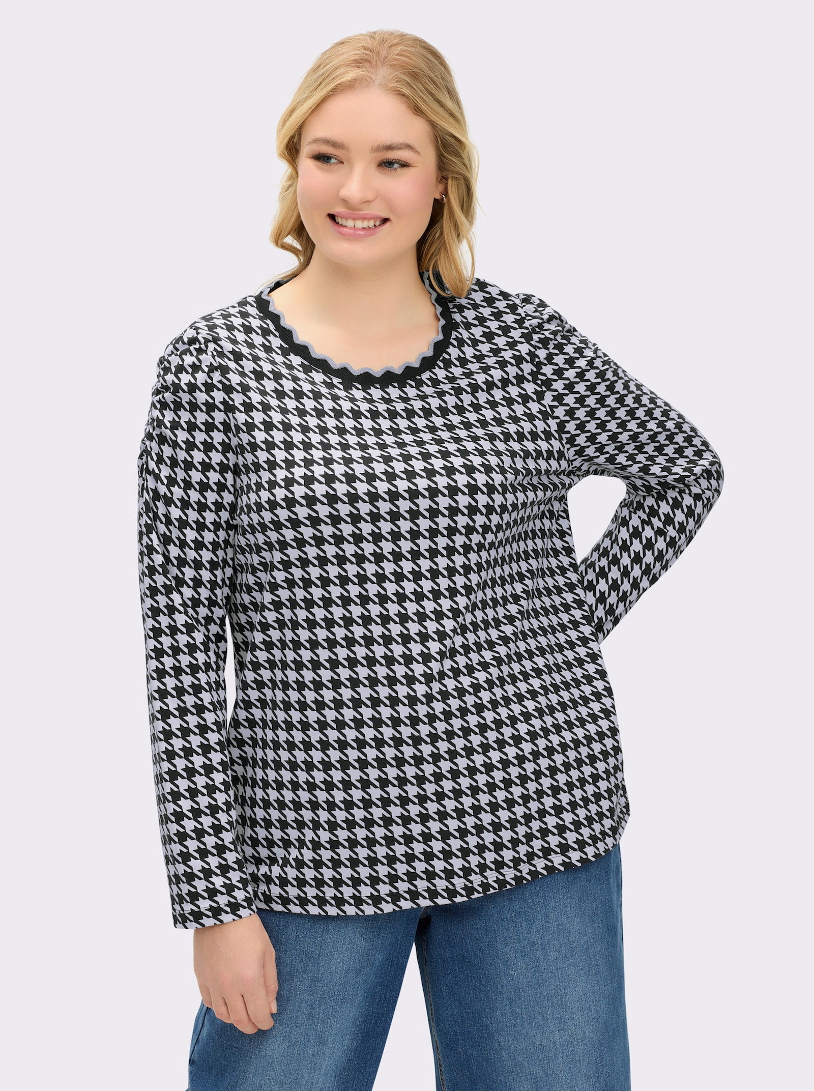 Rundhalsshirt mit Hahnentritt-Muster - schwarz-weiß-gemustert