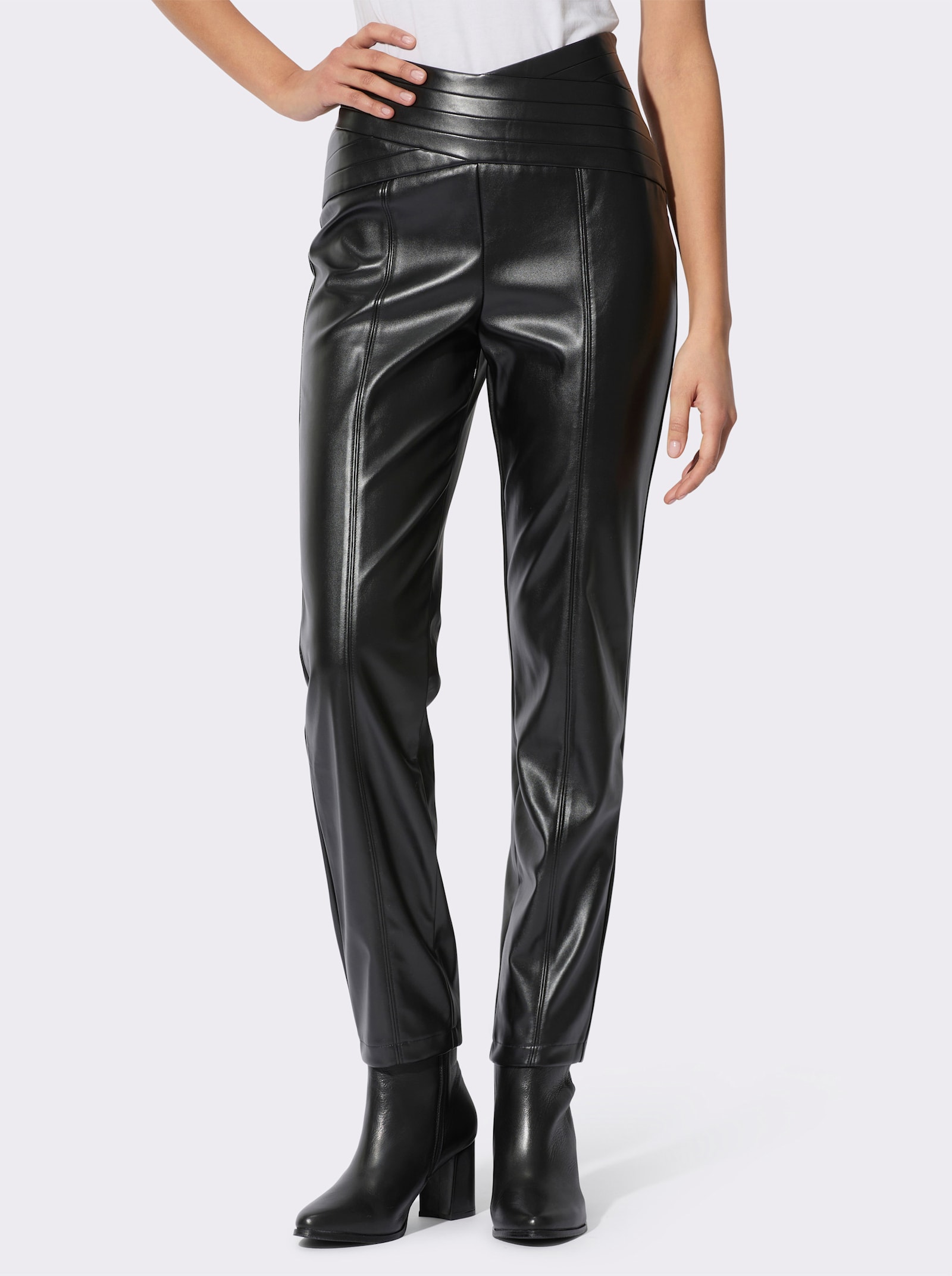 Lederimitathose mit Ziernähten am Bund - schwarz