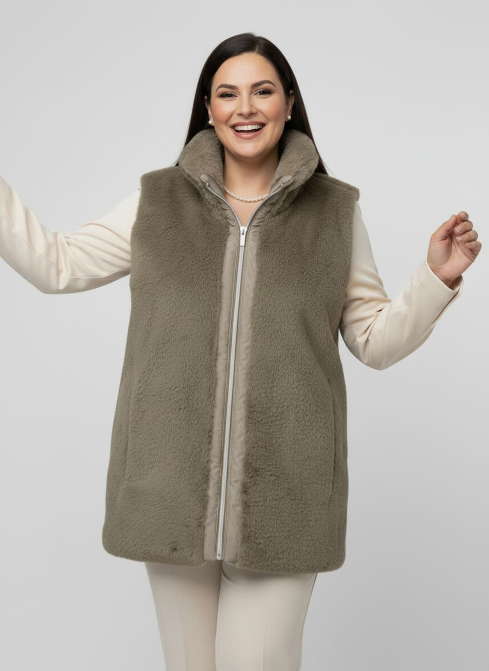 Fellimitatweste in kürzerer Form - schlamm