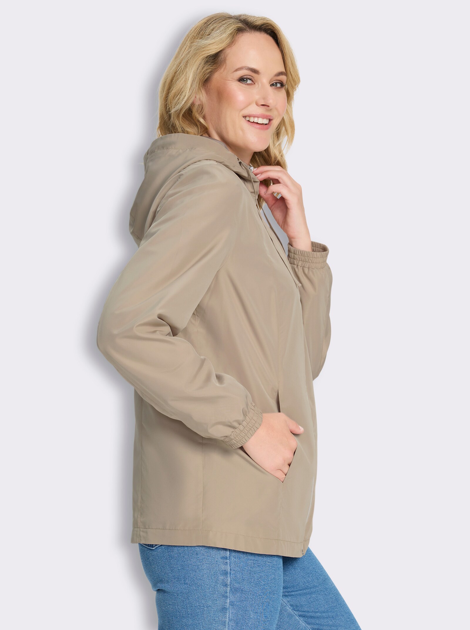 Jacke mit Teilungsnähten und Kapuze - beige