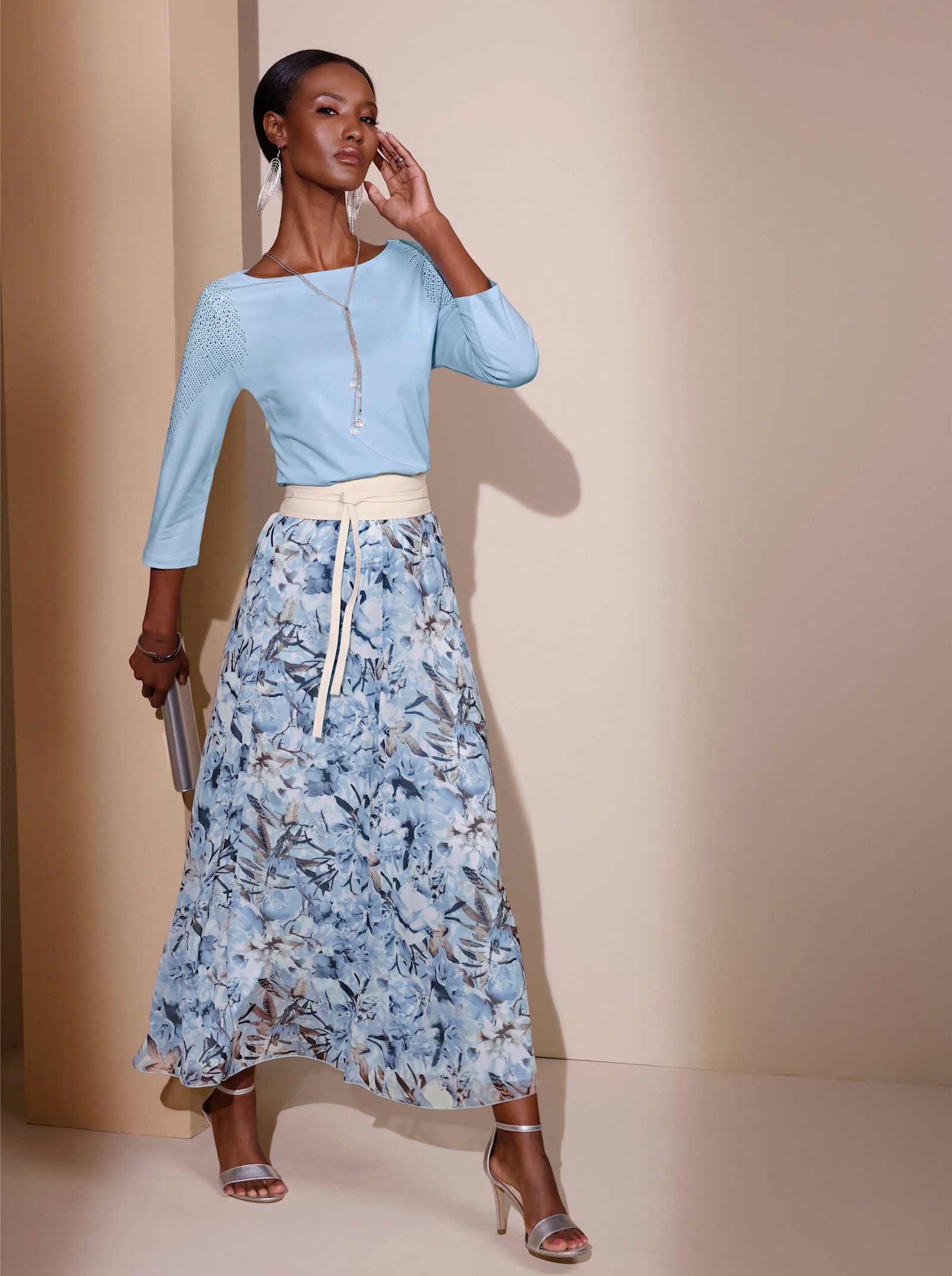 T-shirt à manches 3/4, encolure en U - bleu clair