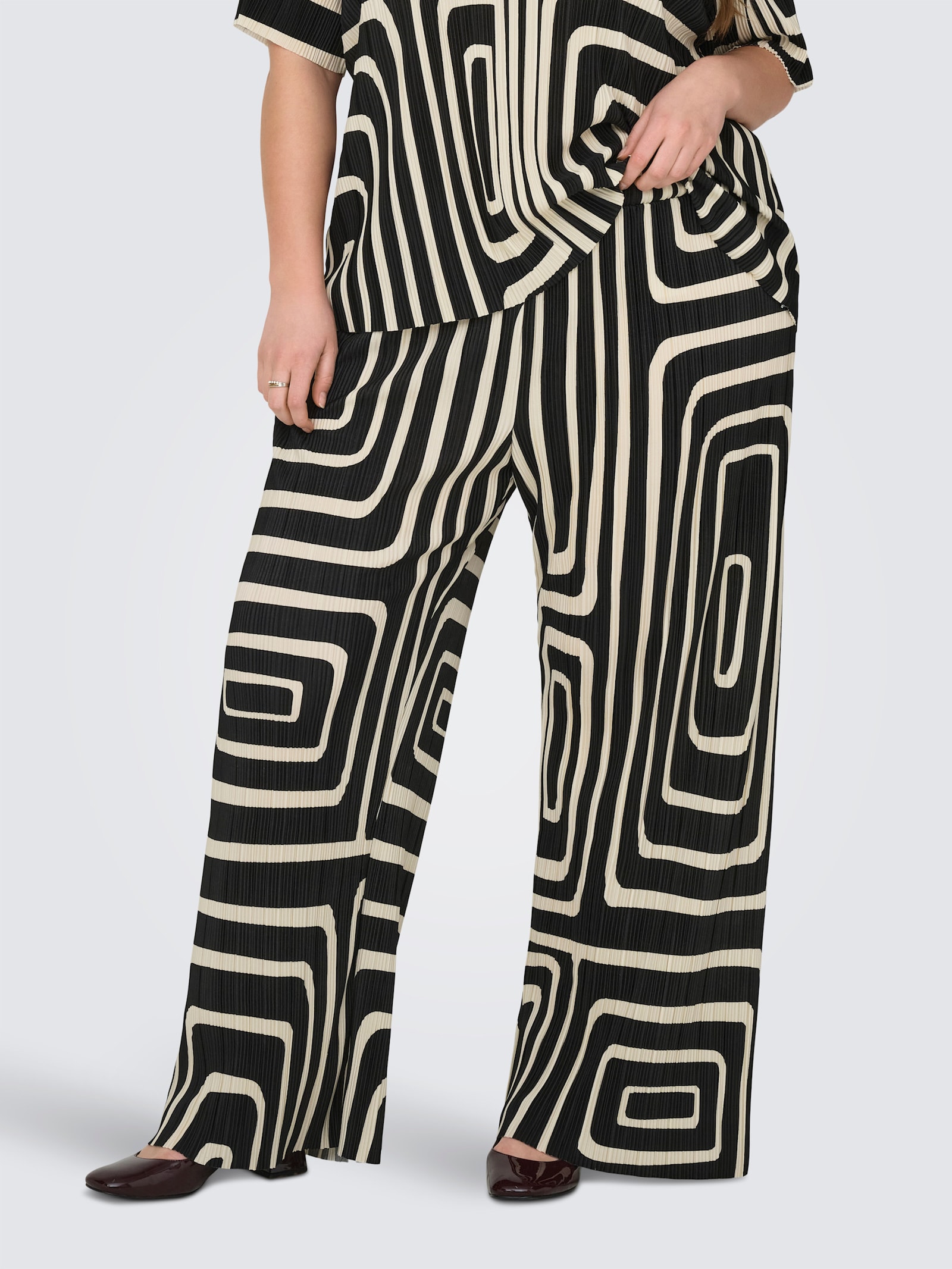 ONLY CARMAKOMA Schlupfhose - black aop:oatmeal graphic